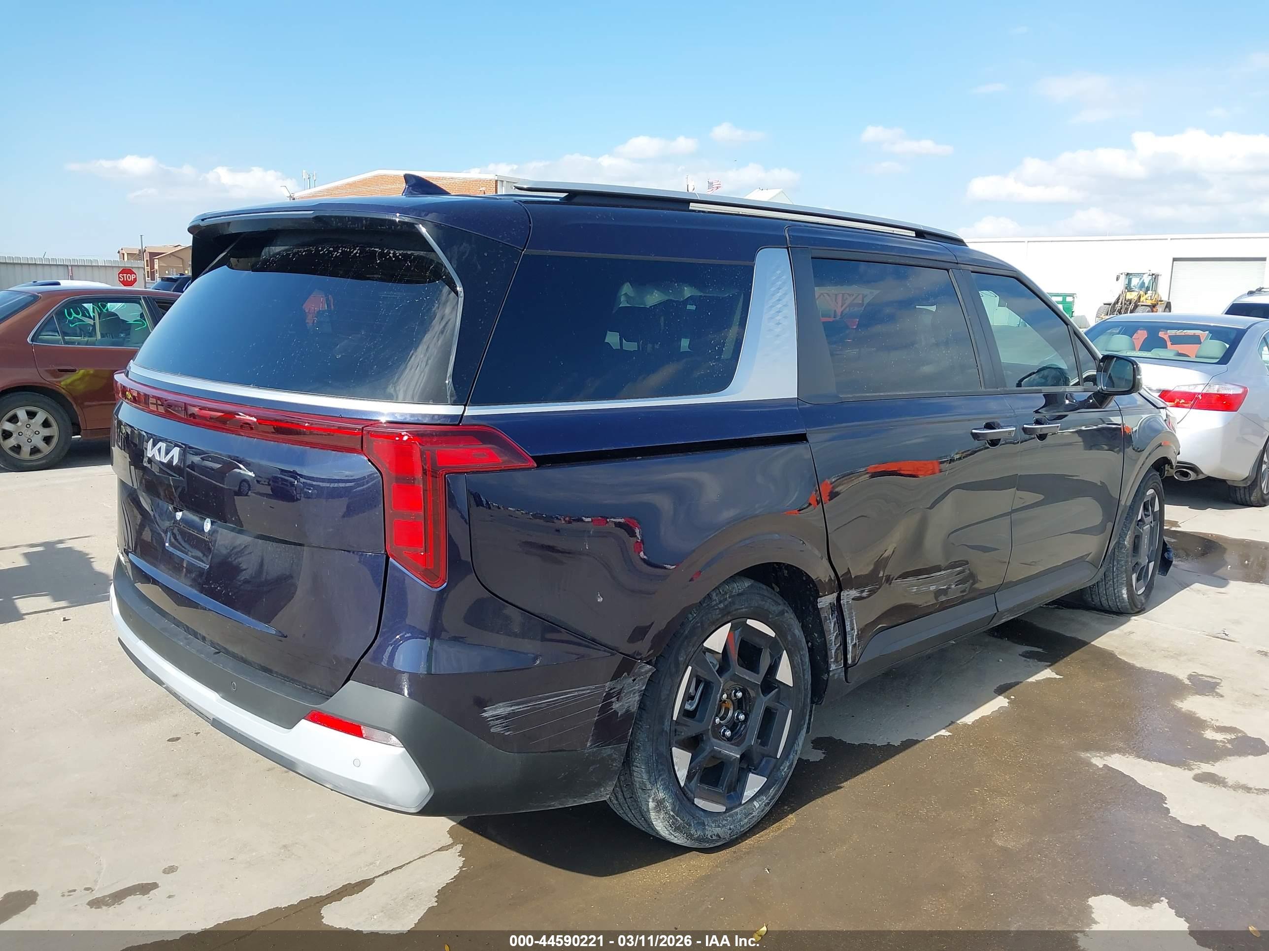 KIA CARNIVAL image 4