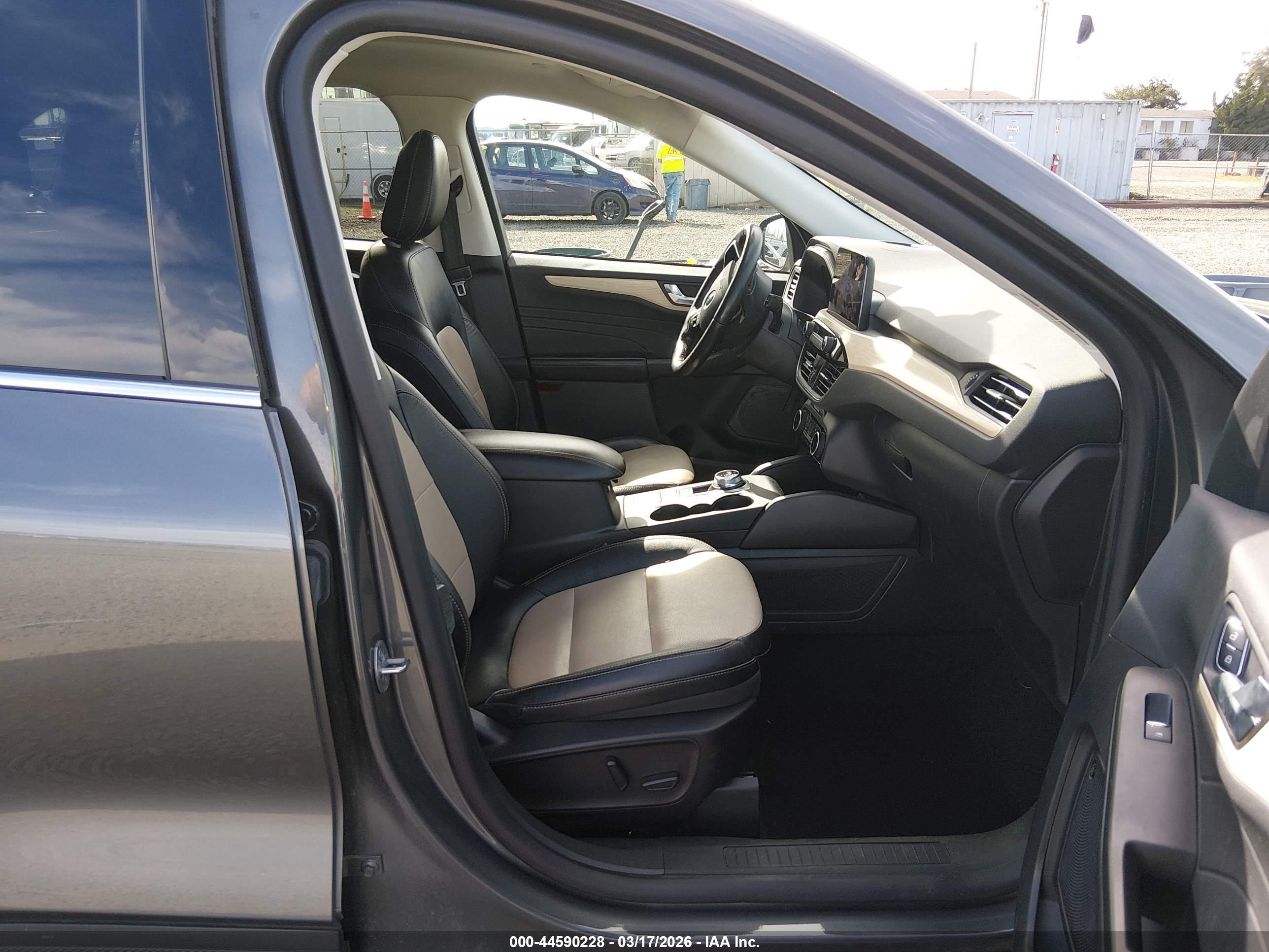 FORD ESCAPE image 5