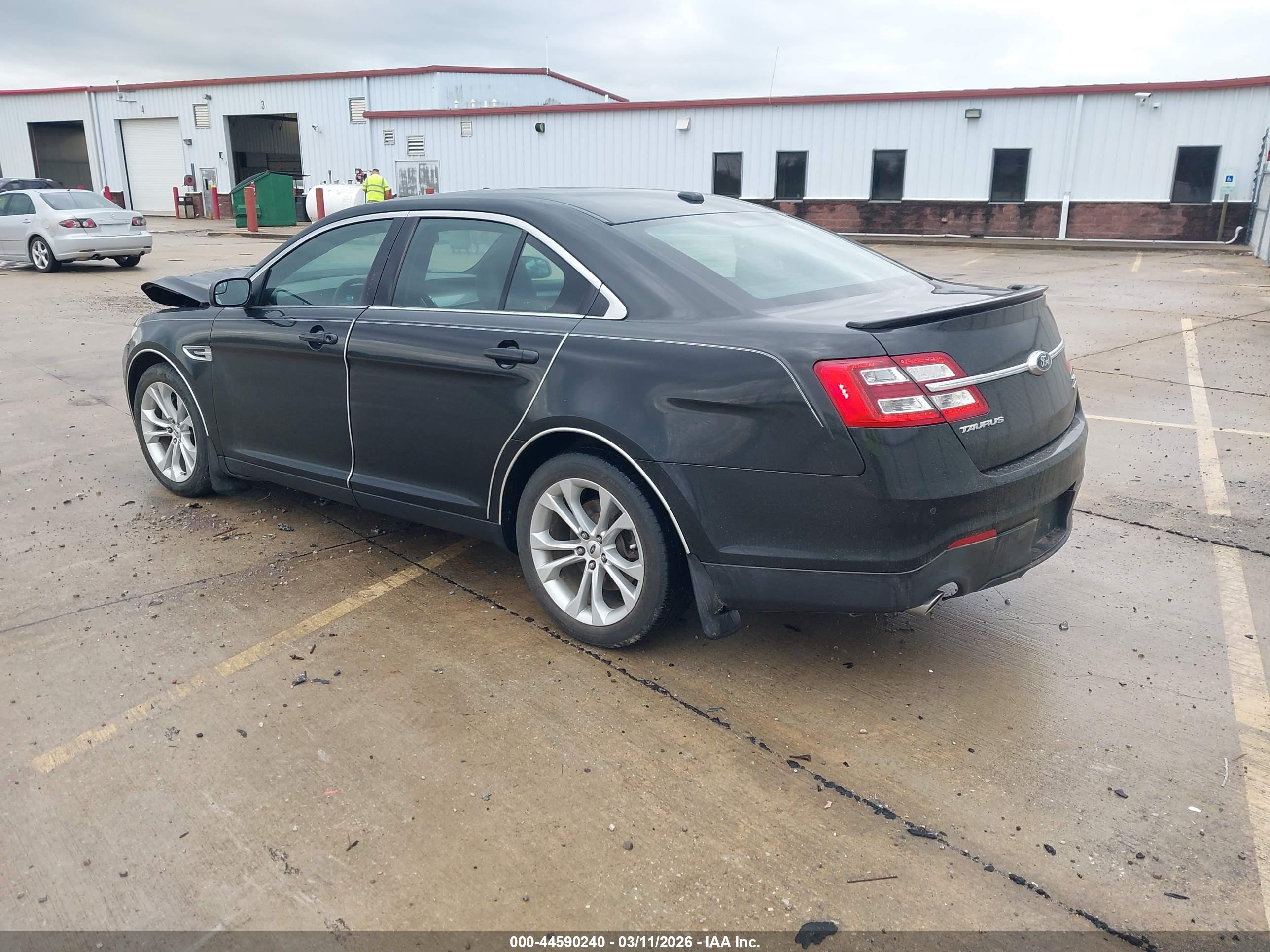 FORD TAURUS image 3