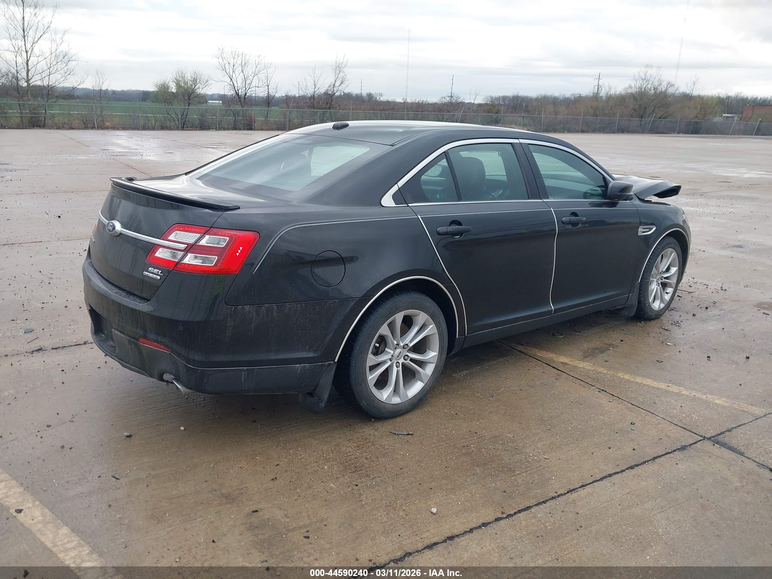 FORD TAURUS image 4