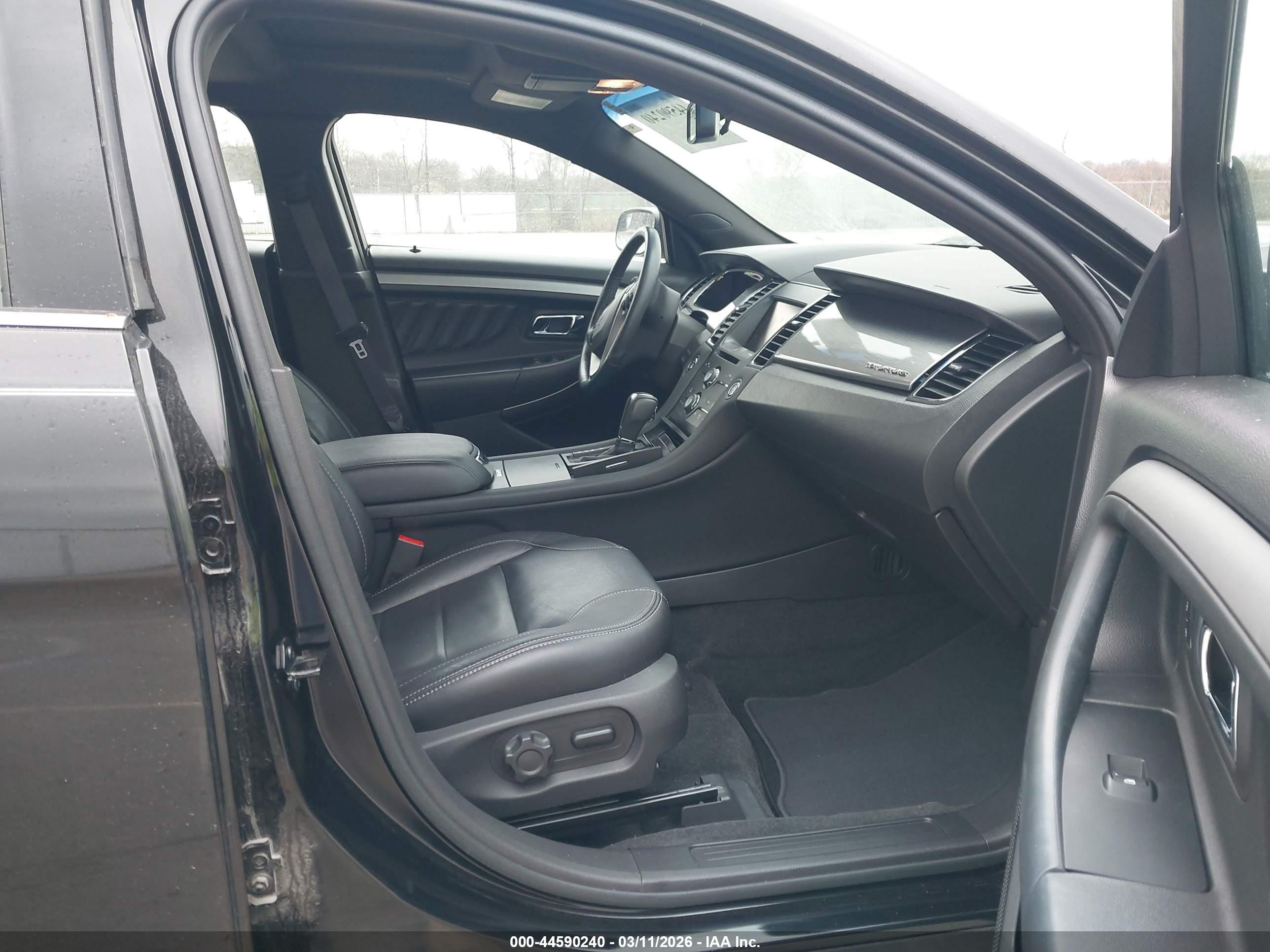 FORD TAURUS image 5