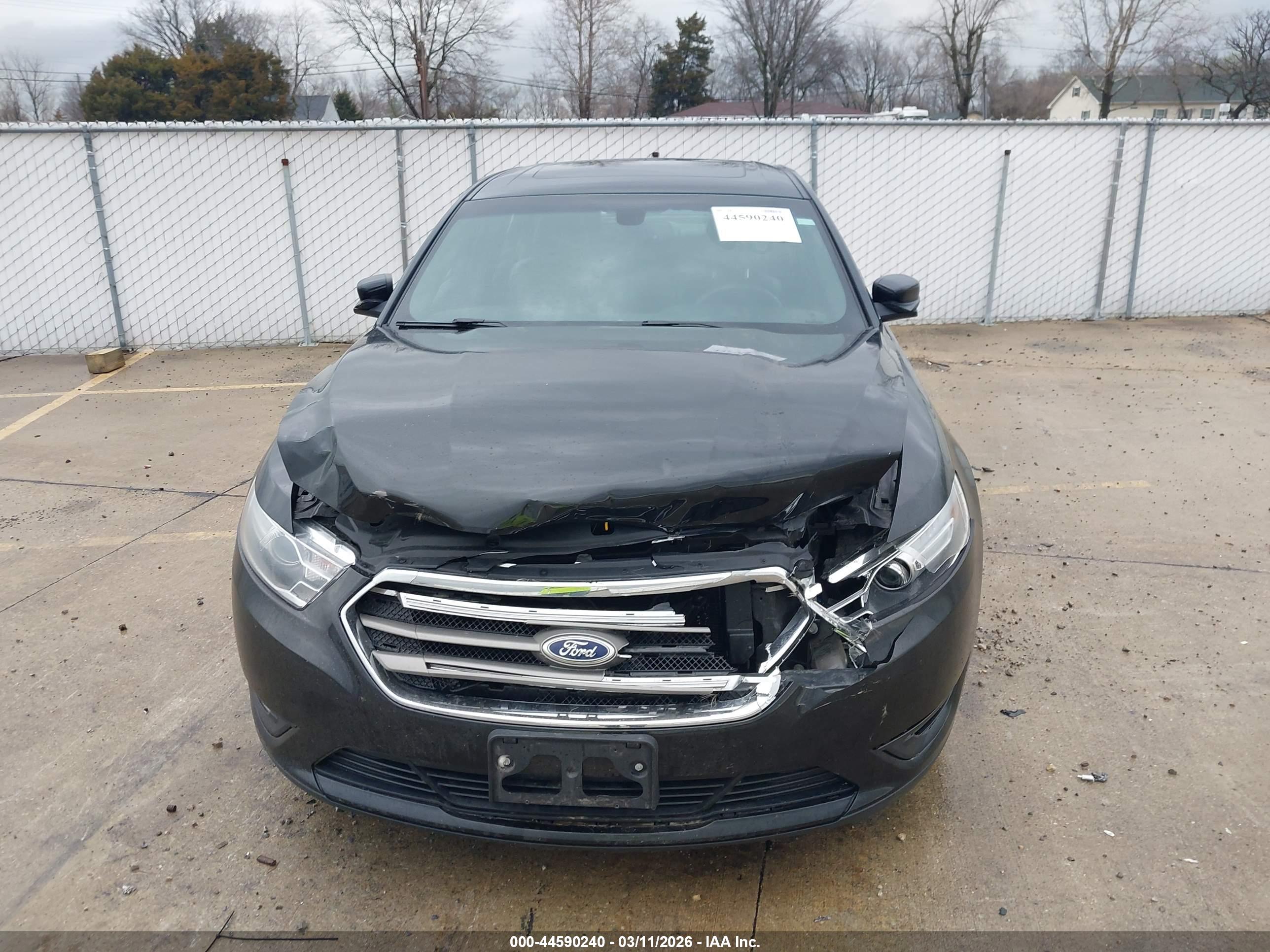 FORD TAURUS image 6