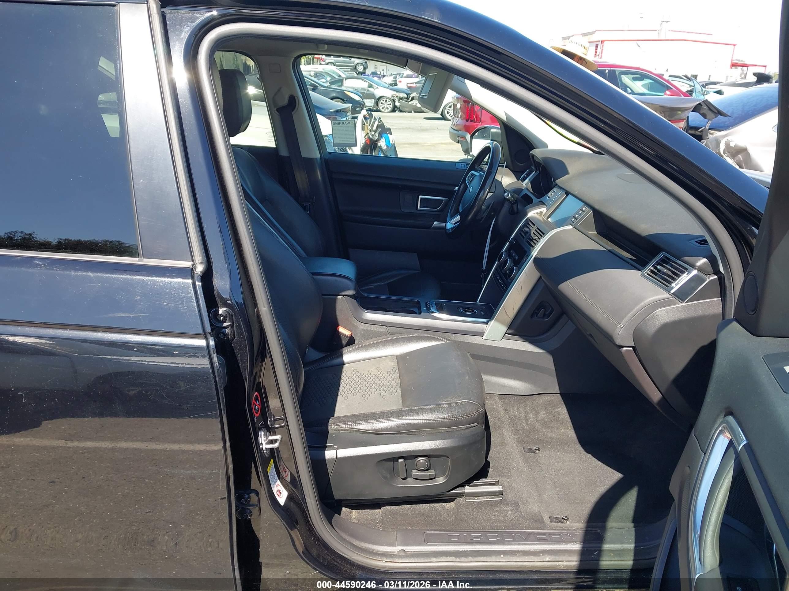 LAND ROVER image 5
