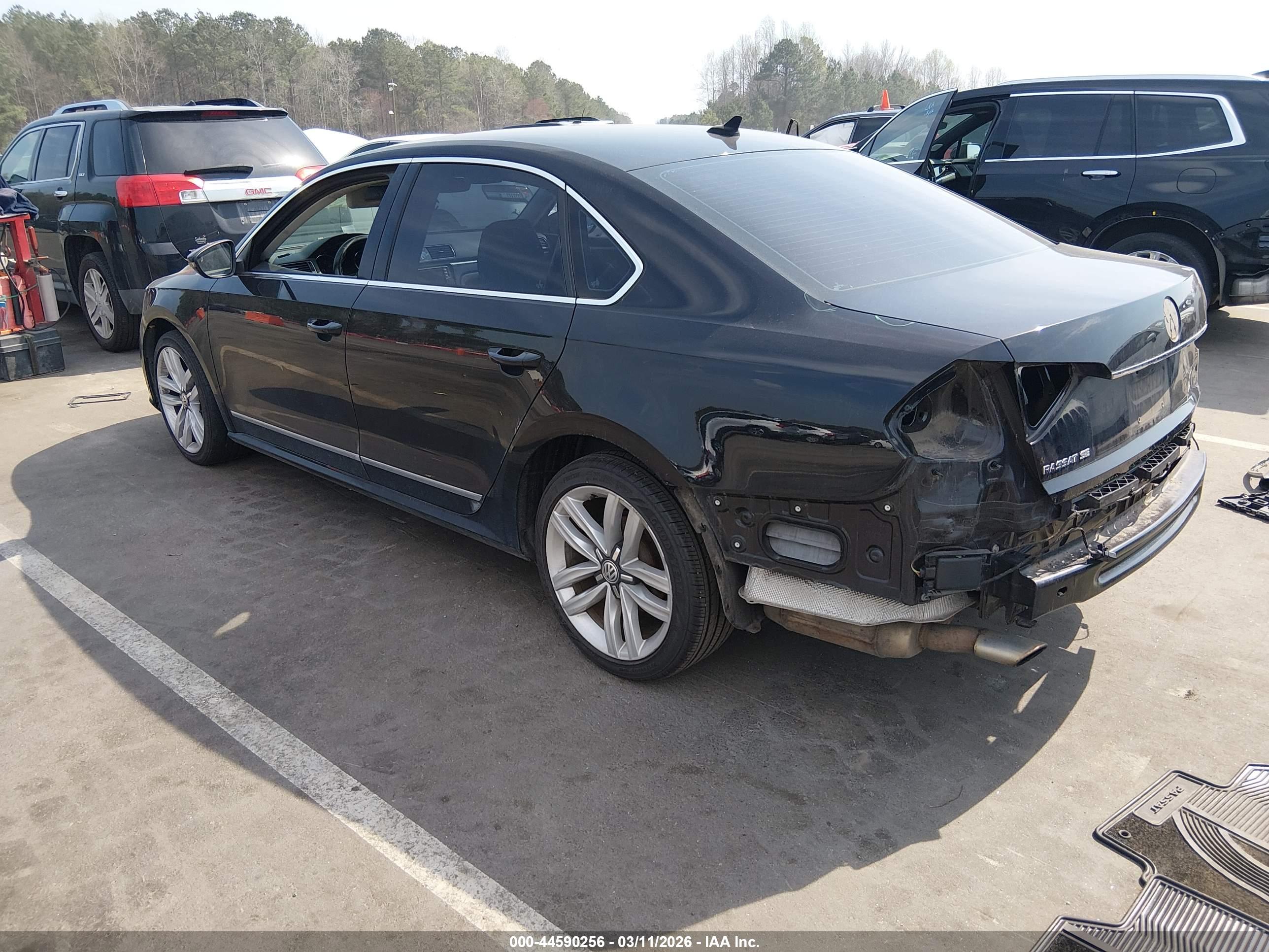 VOLKSWAGEN PASSAT image 3