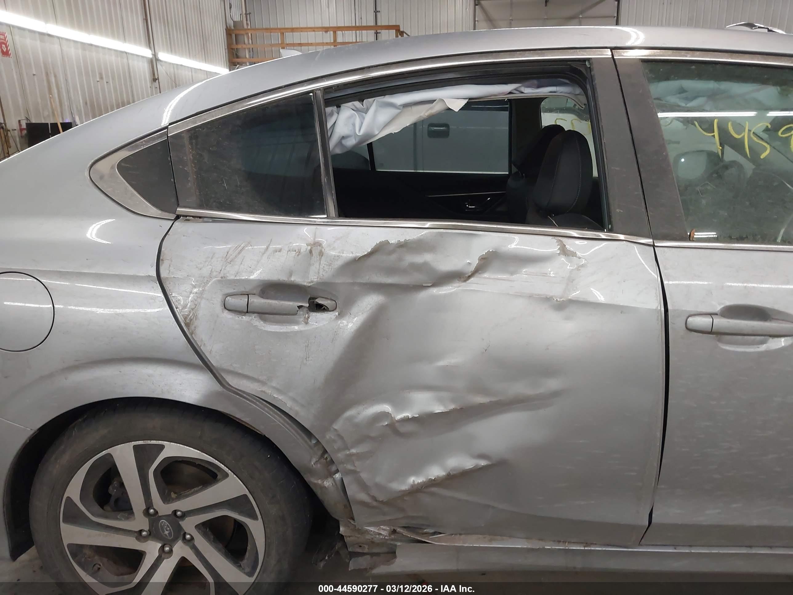 SUBARU LEGACY image 6