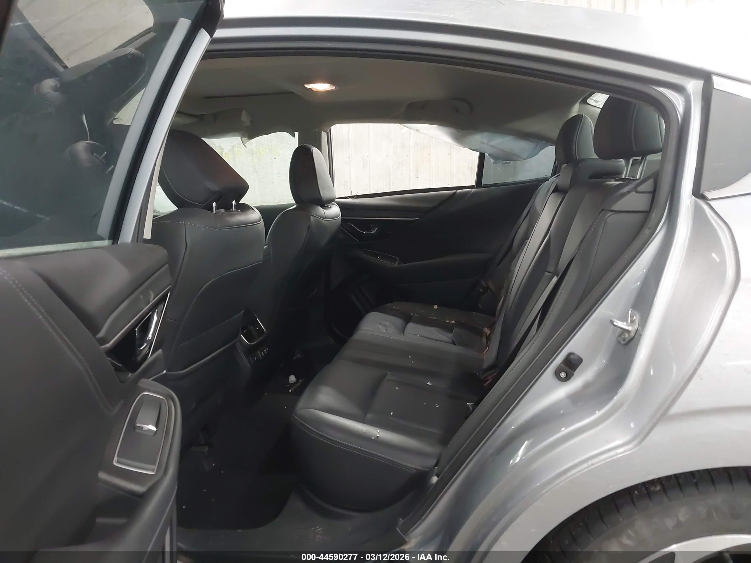 SUBARU LEGACY image 8