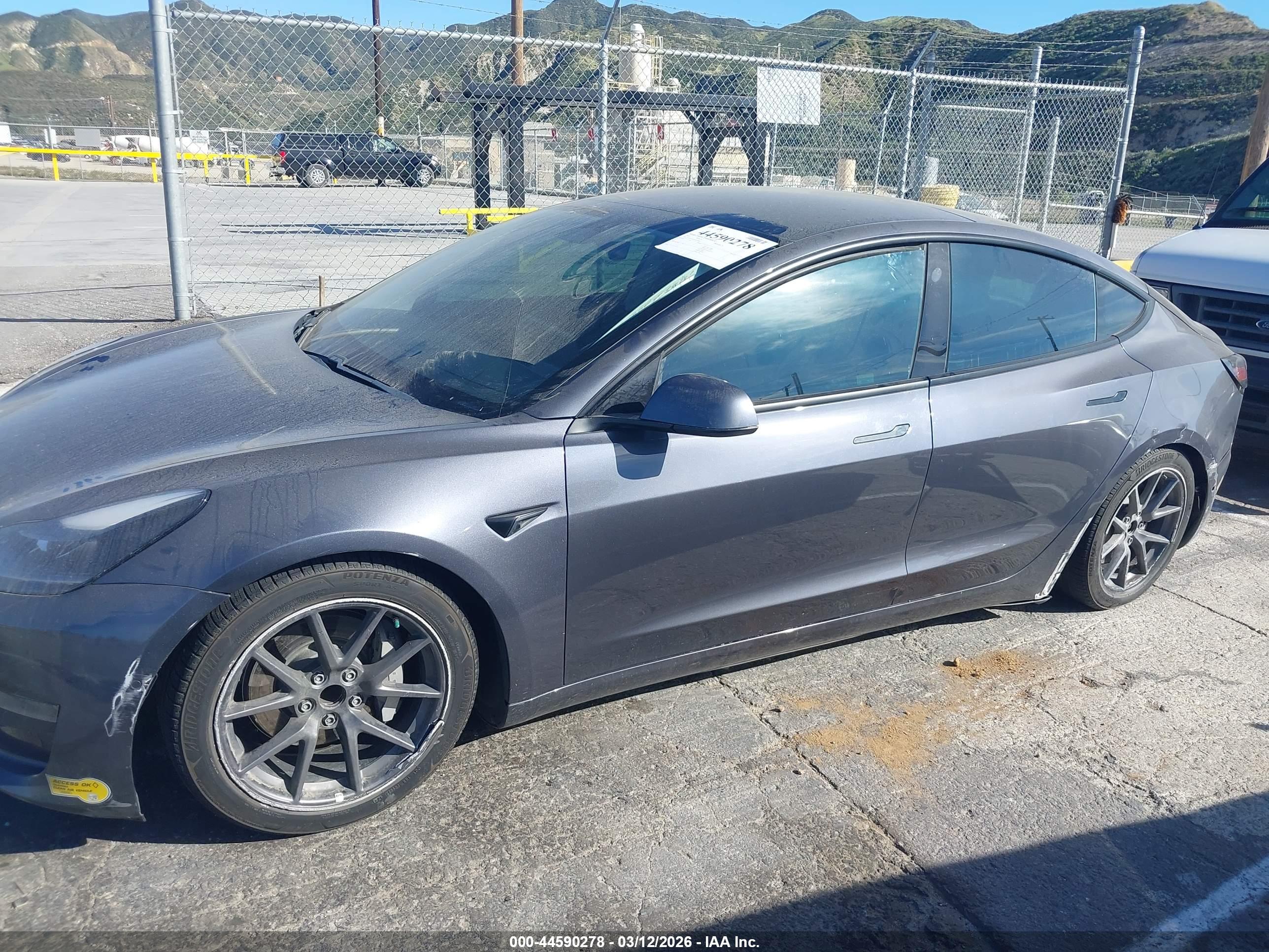 TESLA MODEL image 6