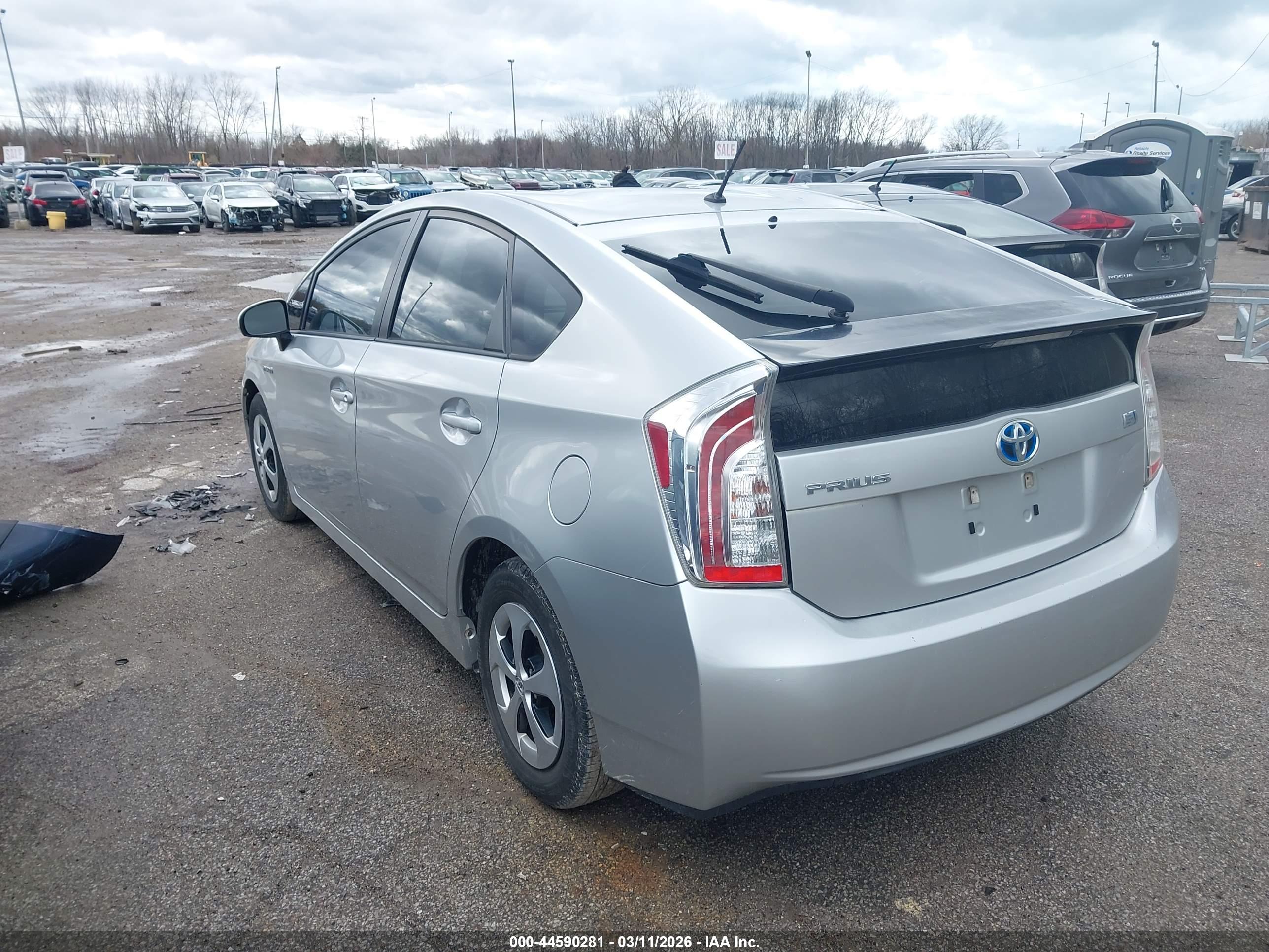 TOYOTA PRIUS image 3