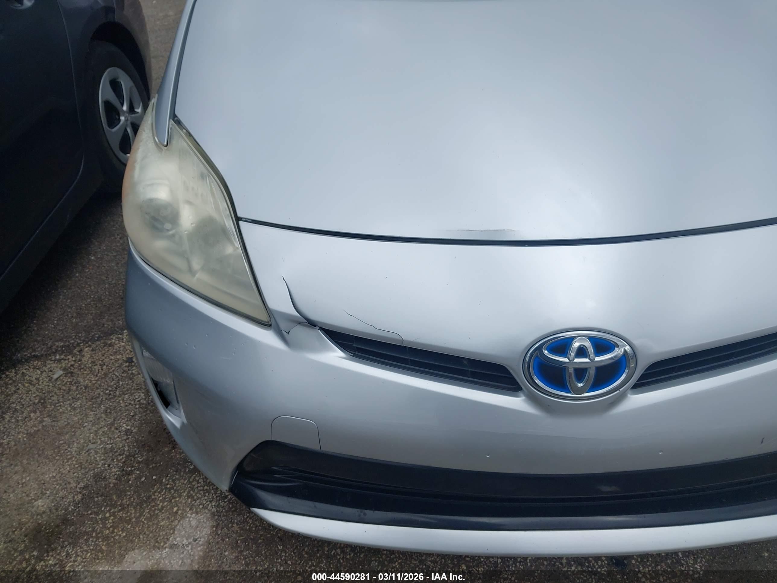 TOYOTA PRIUS image 6