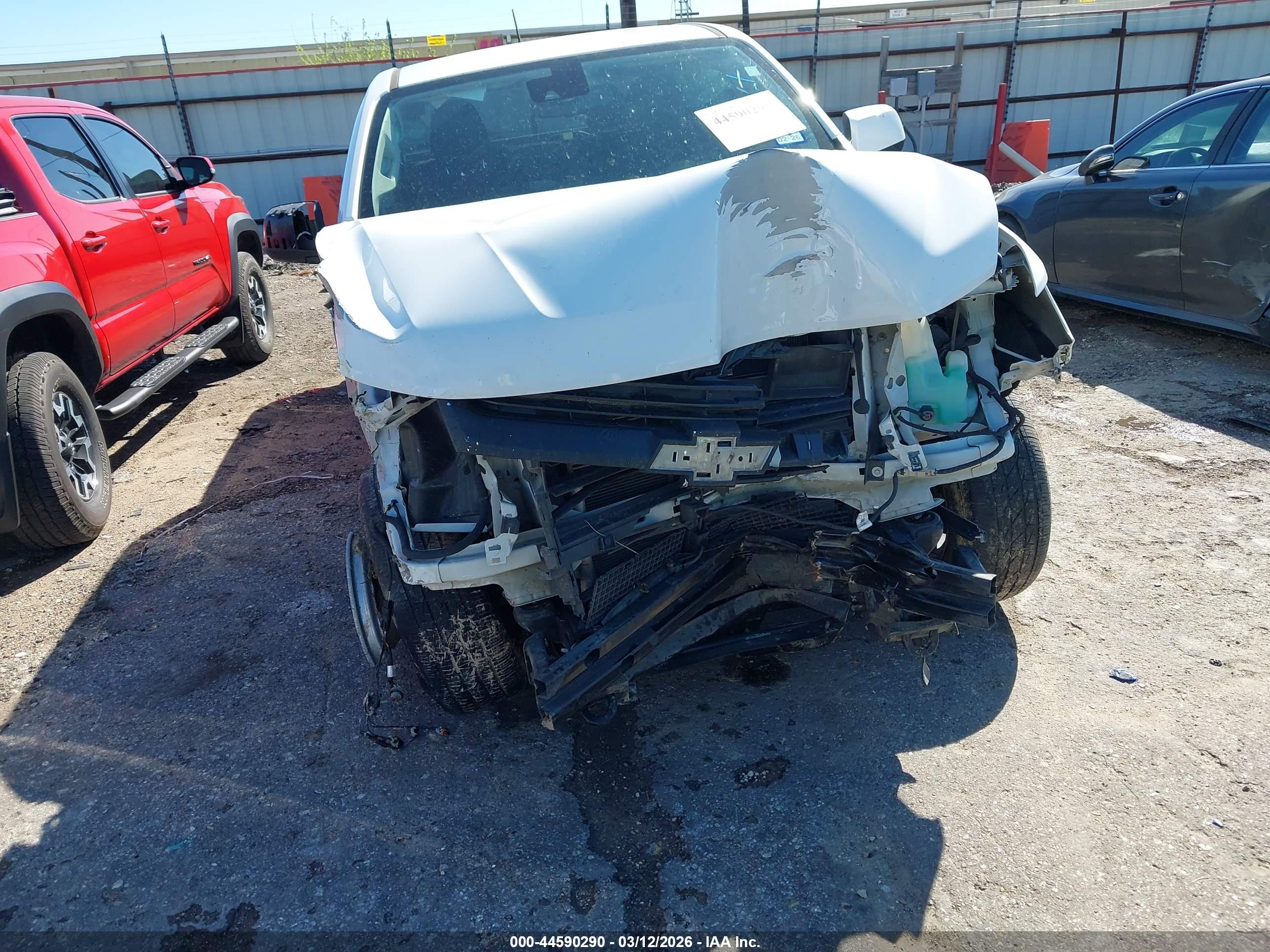CHEVROLET COLORADO image 6