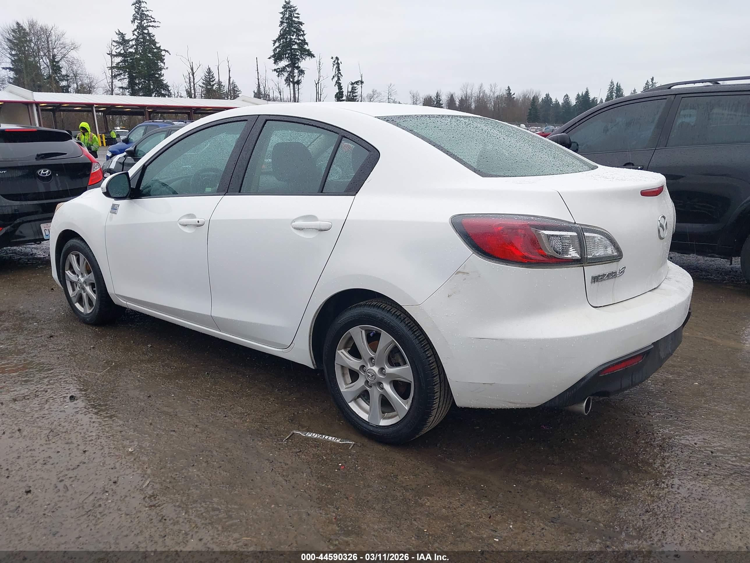 MAZDA MAZDA3 image 3