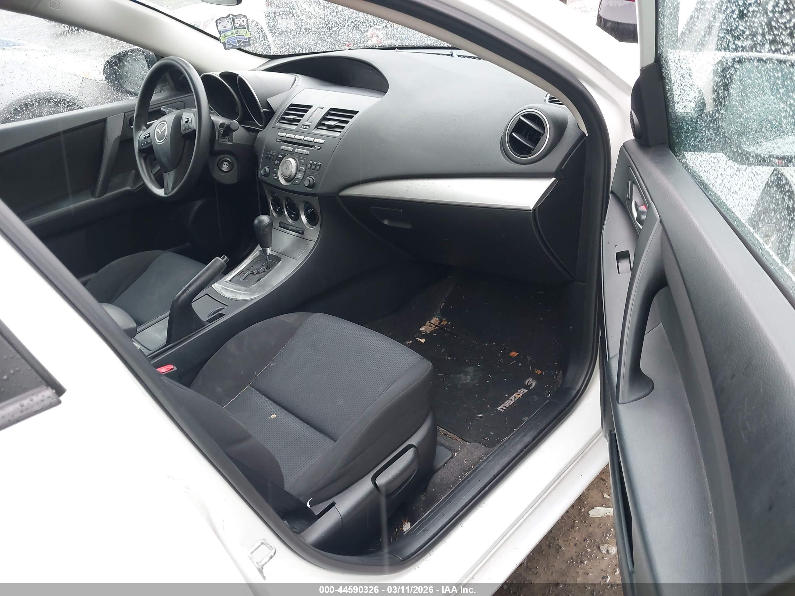 MAZDA MAZDA3 image 5
