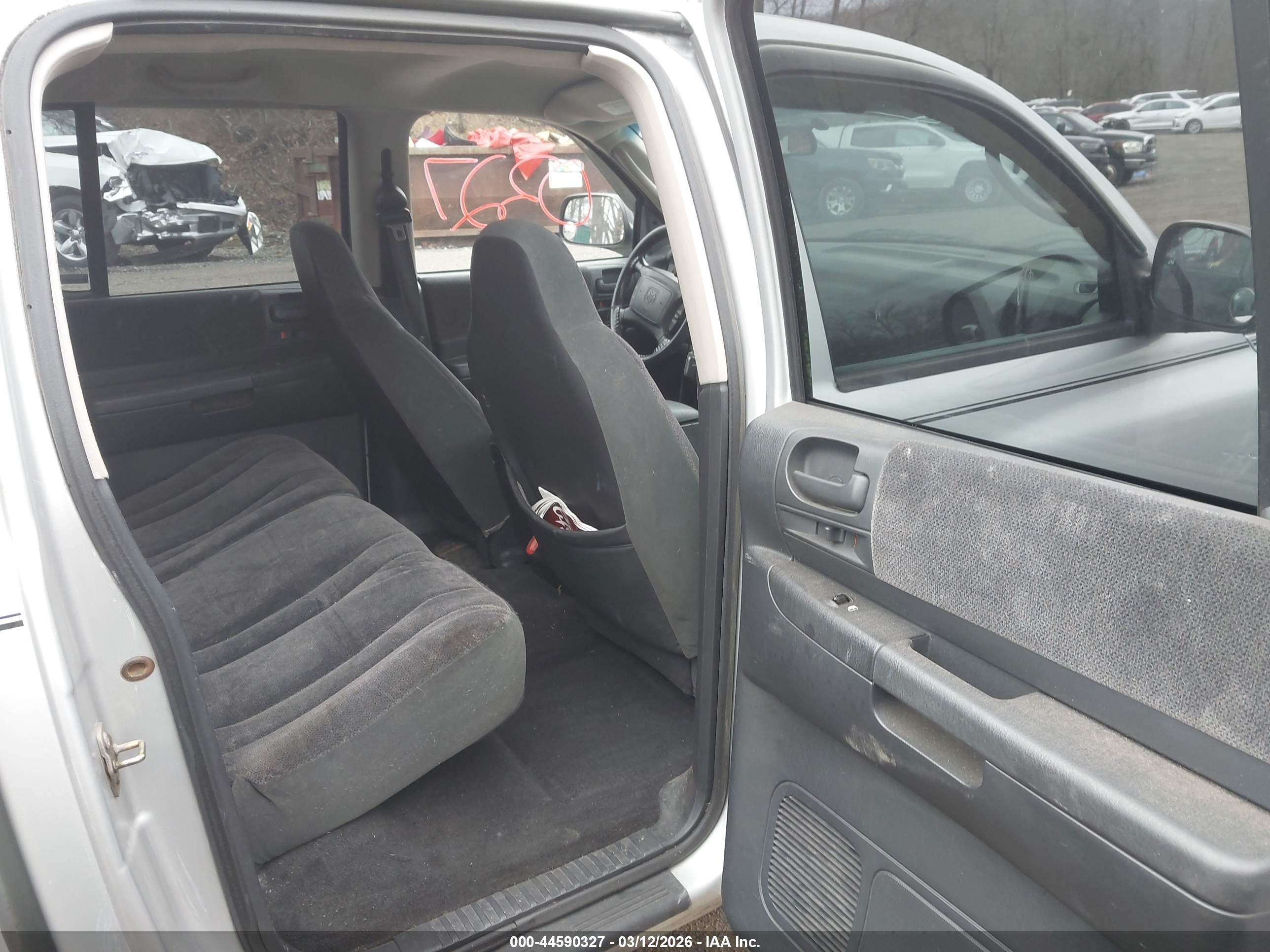 DODGE DAKOTA image 8