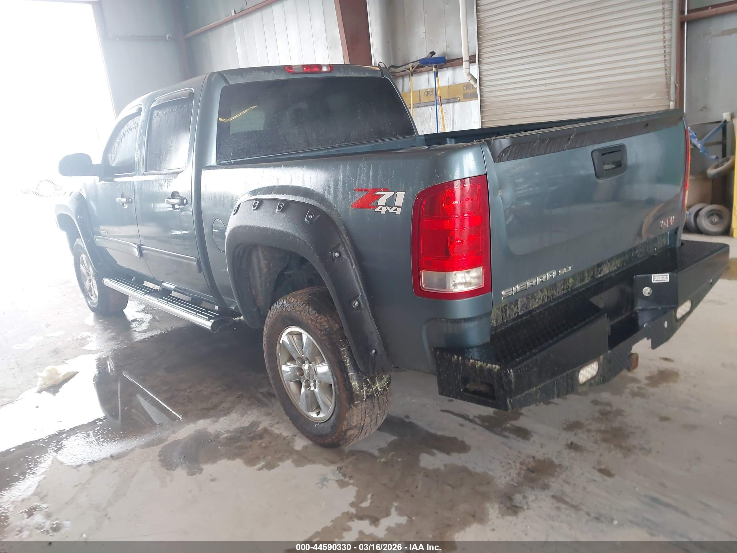 GMC SIERRA image 3