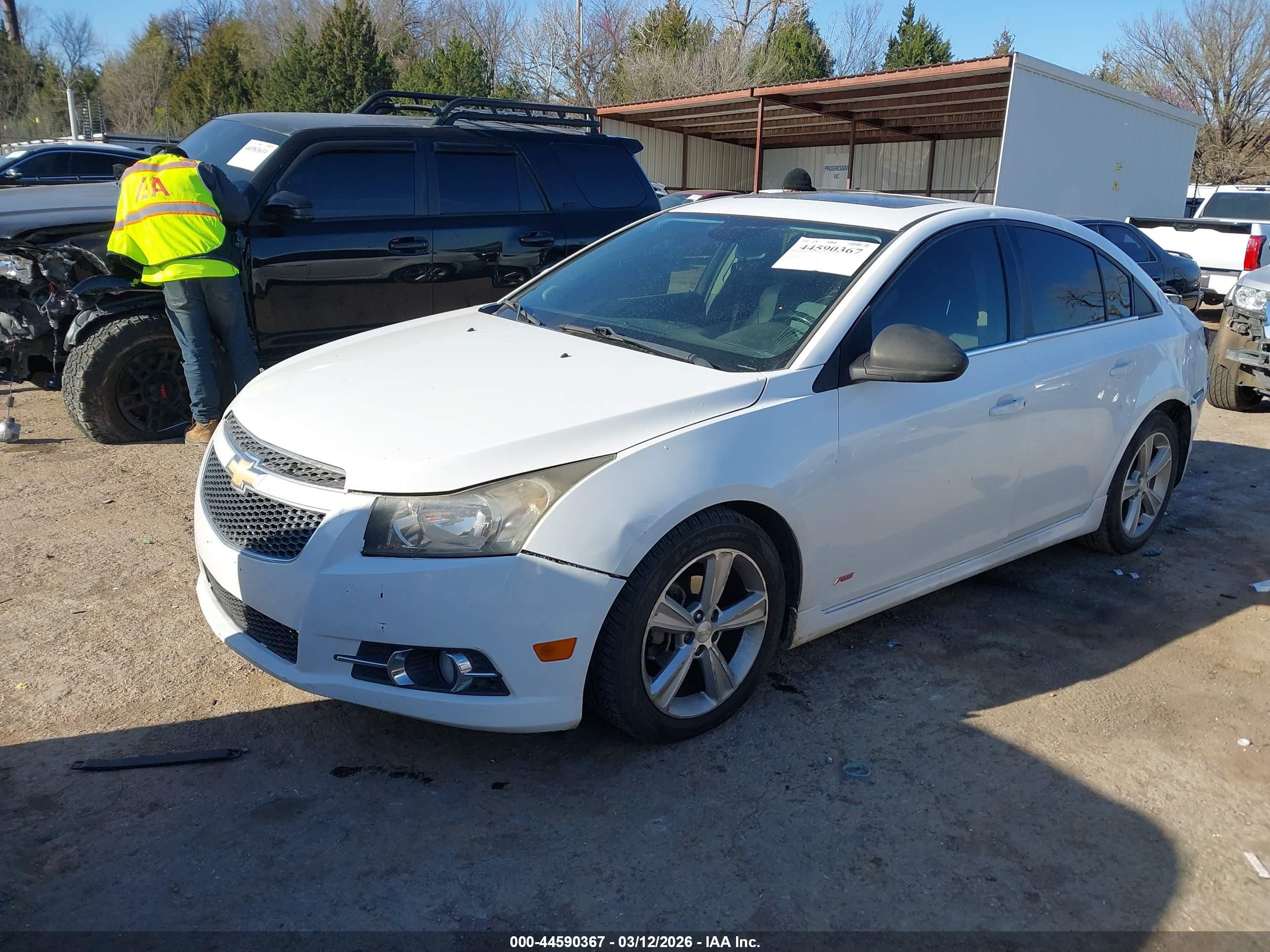 CHEVROLET CRUZE image 2