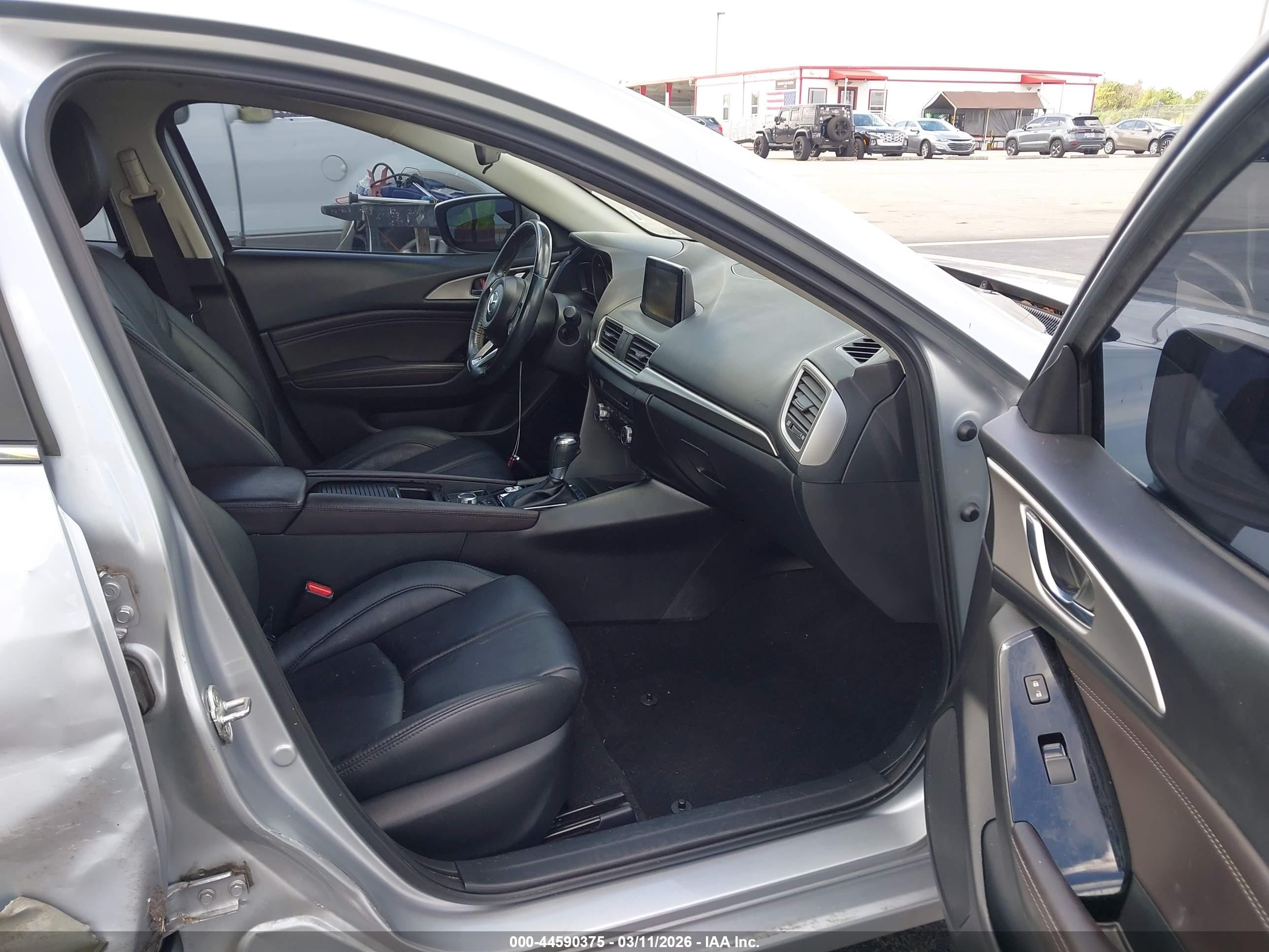 MAZDA MAZDA3 image 5