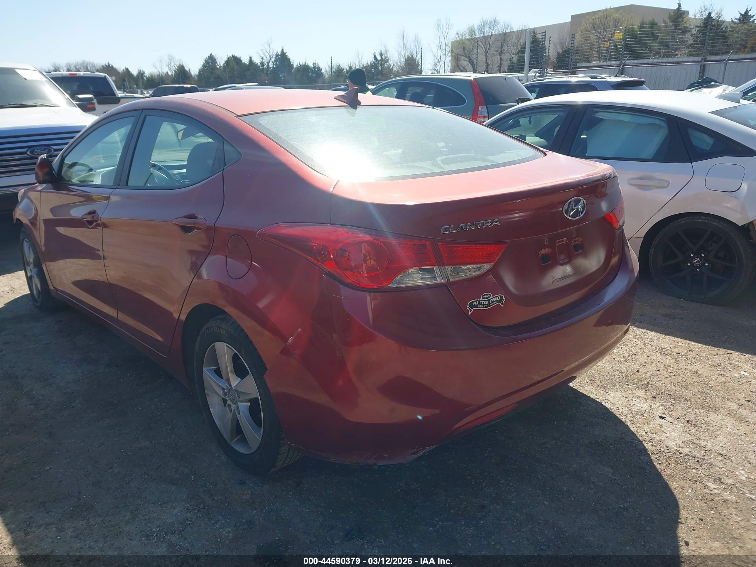 HYUNDAI ELANTRA image 3