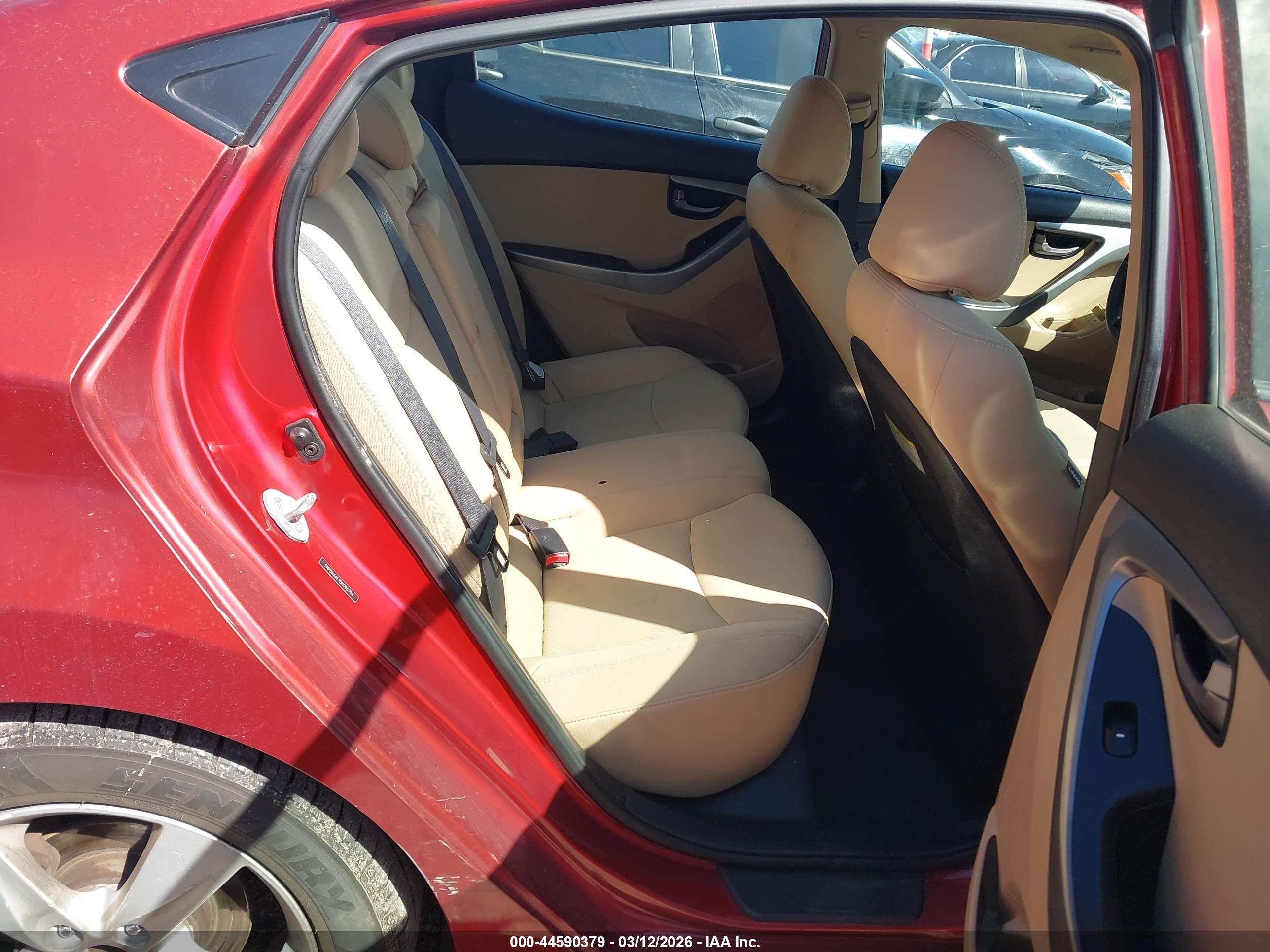HYUNDAI ELANTRA image 8