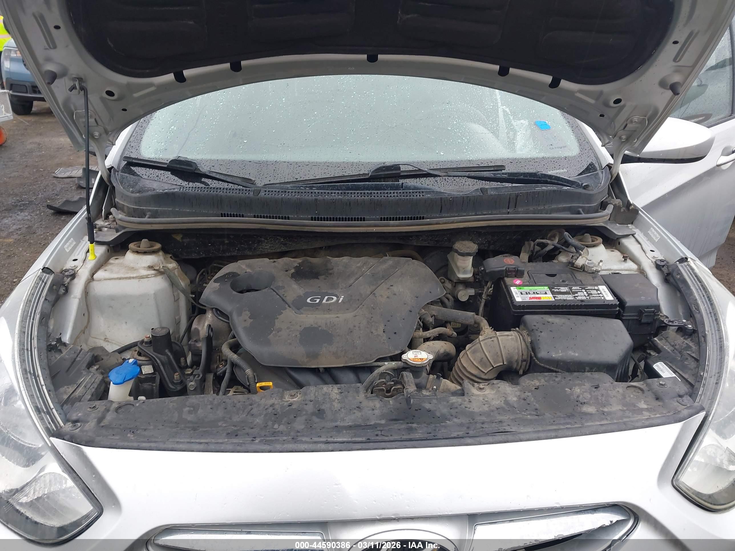 HYUNDAI ACCENT image 10