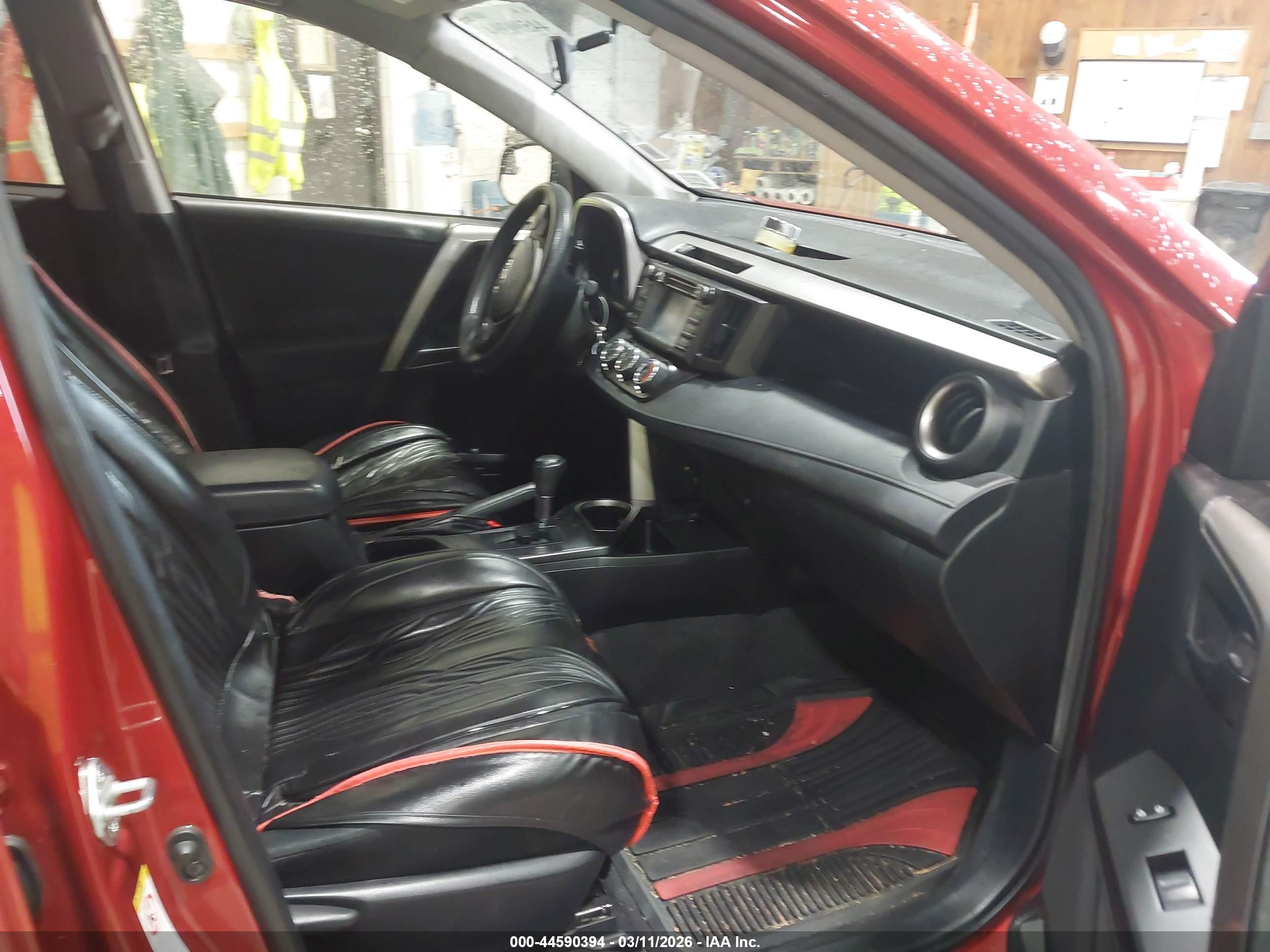 TOYOTA RAV4 image 5