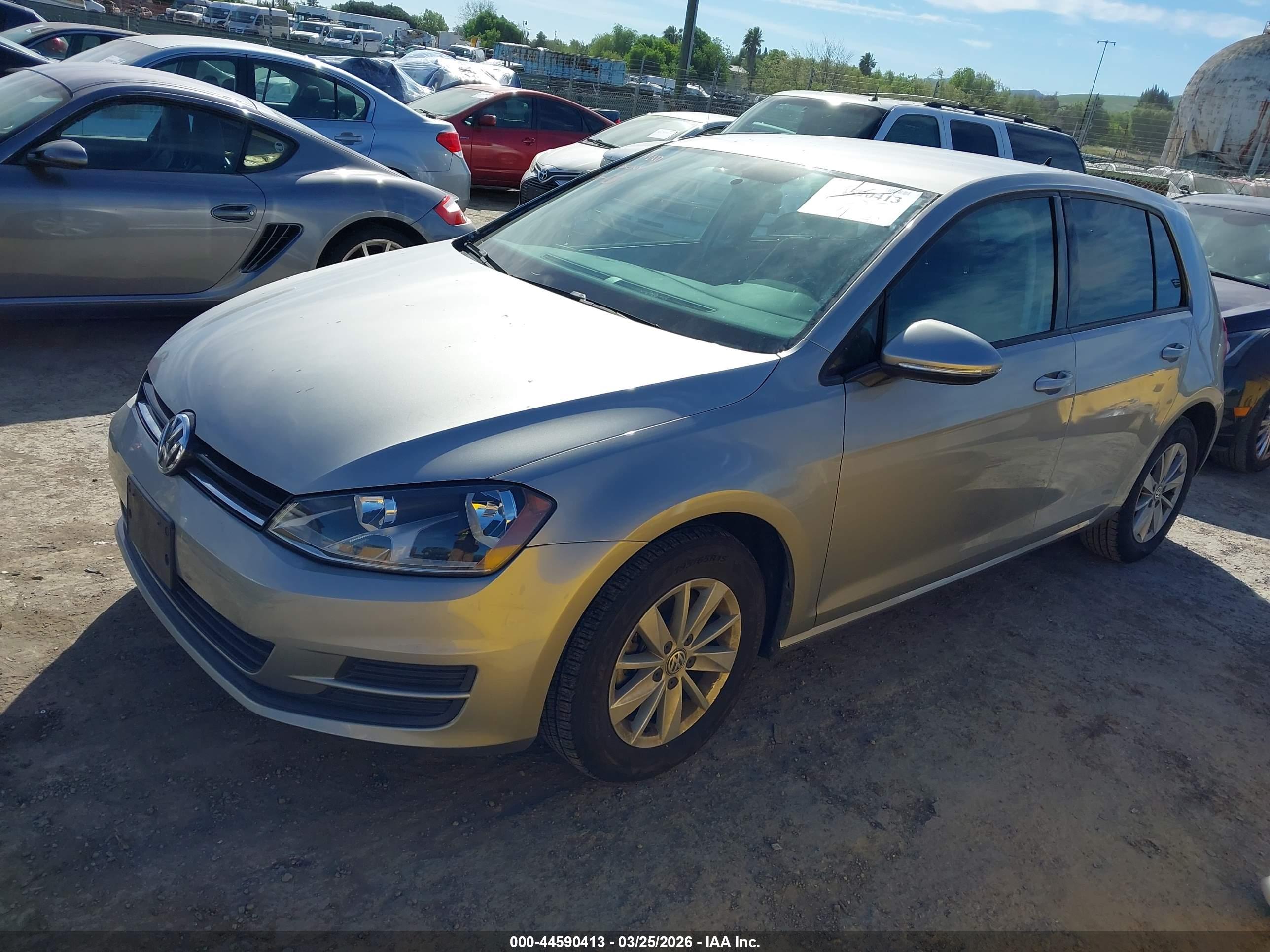 VOLKSWAGEN GOLF image 2