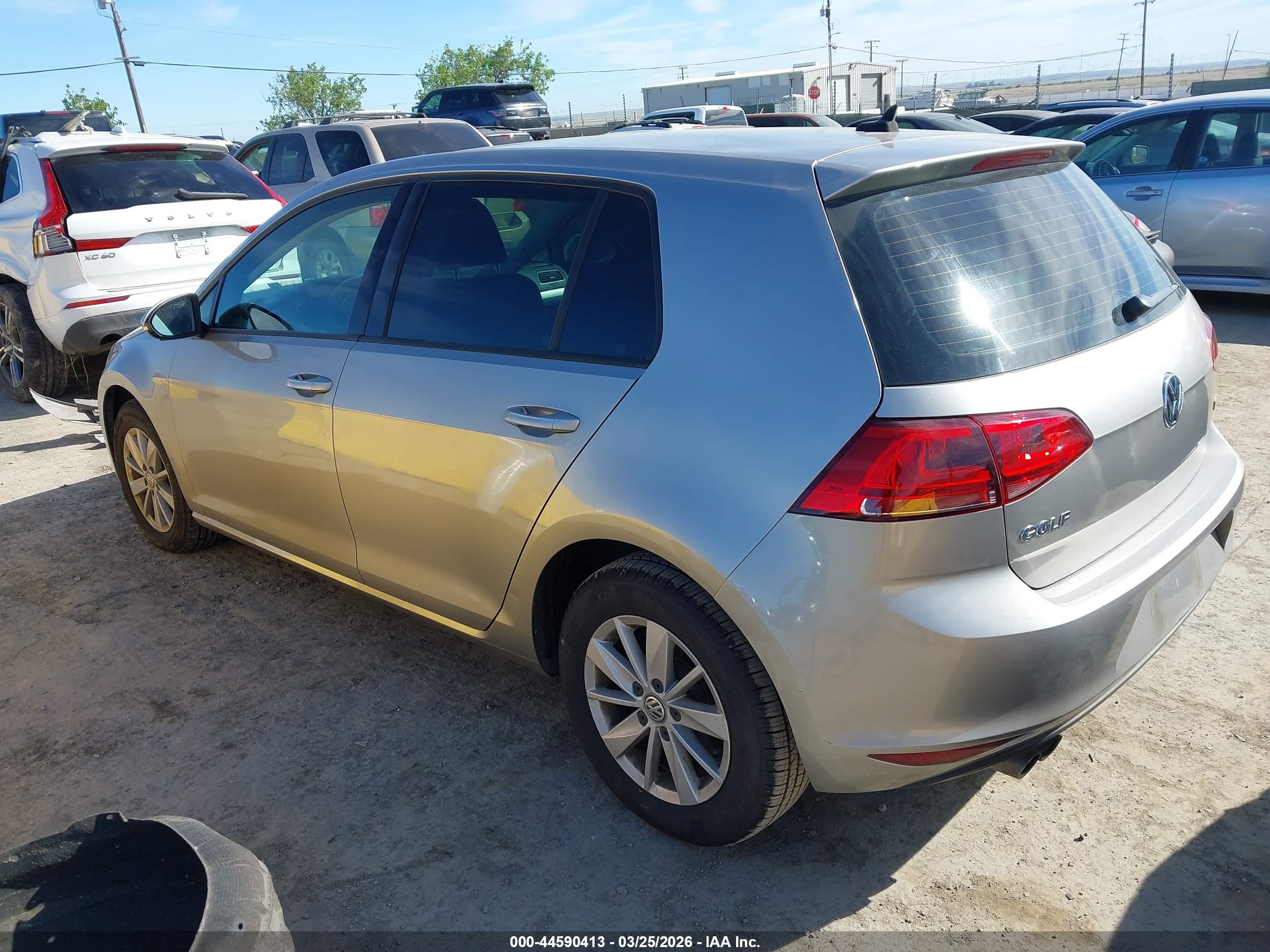 VOLKSWAGEN GOLF image 3