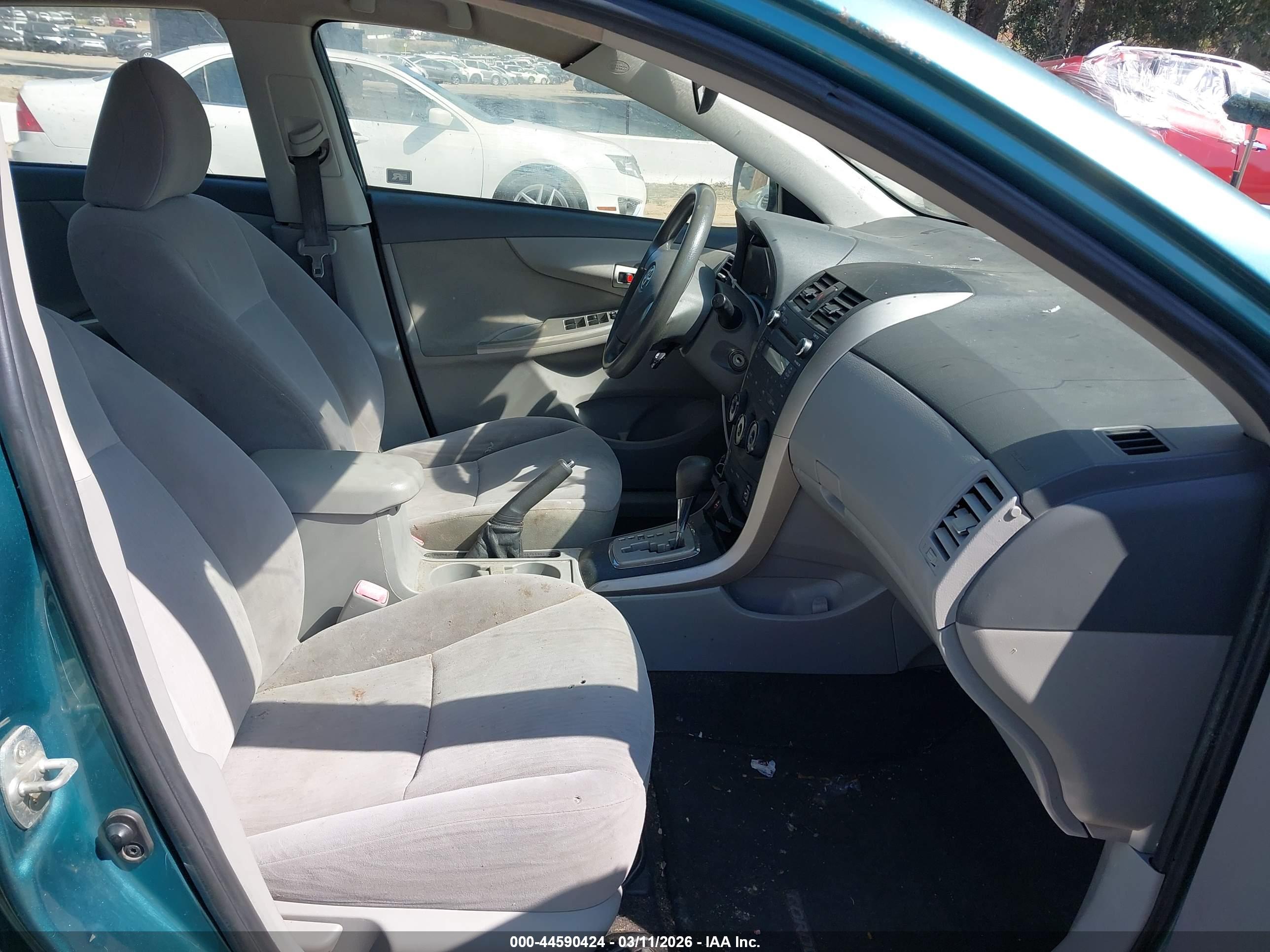 TOYOTA COROLLA image 5