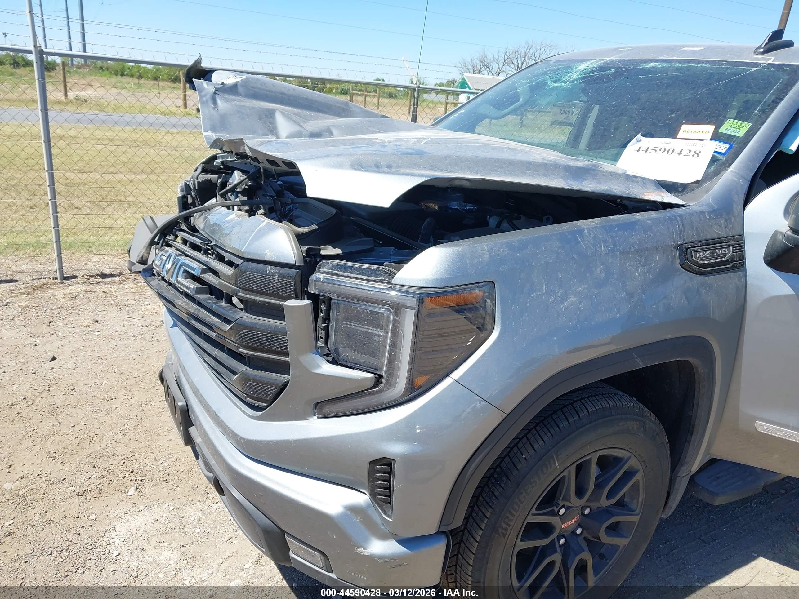 GMC SIERRA image 6