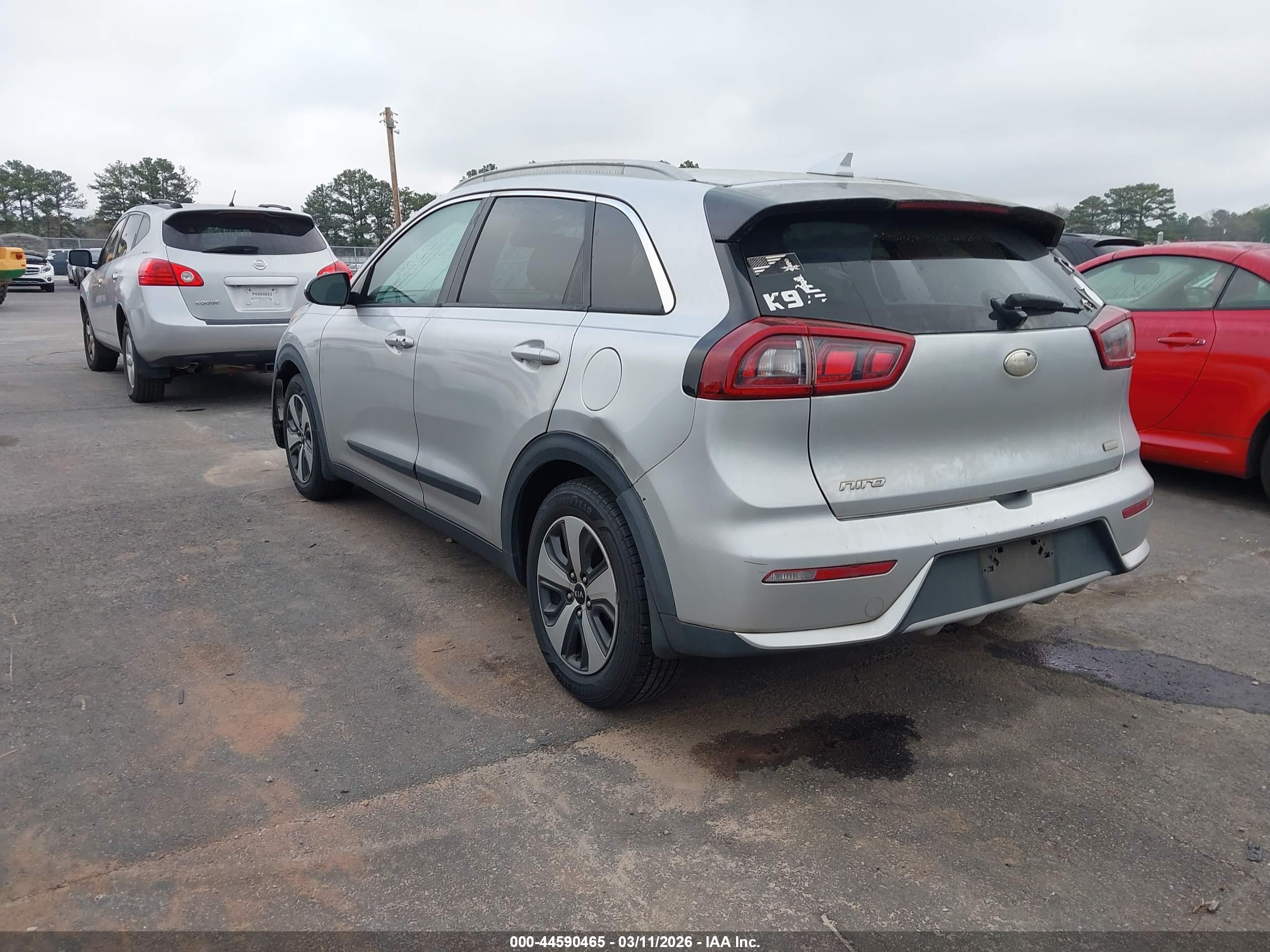 KIA NIRO image 3