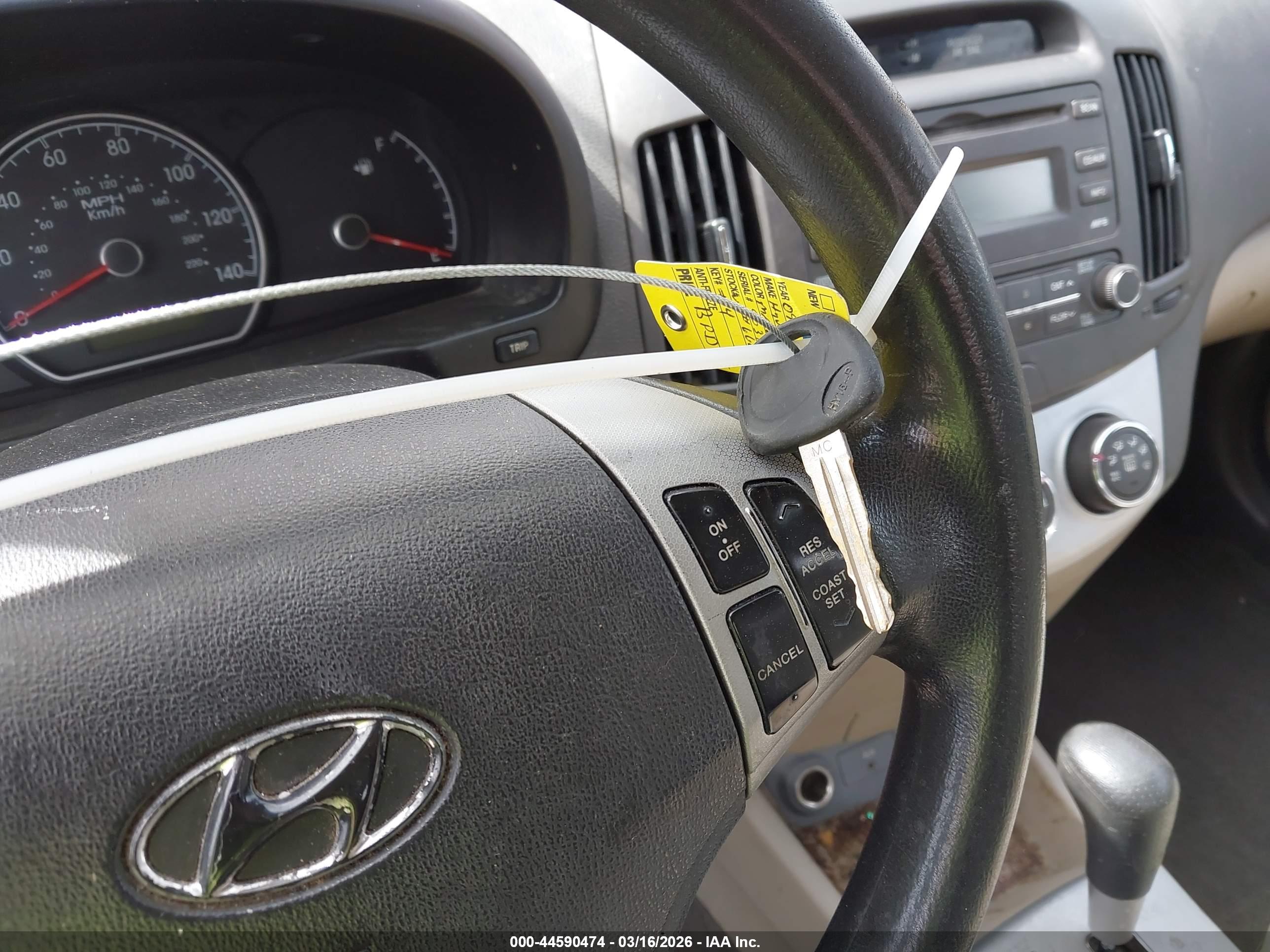 HYUNDAI ELANTRA image 11