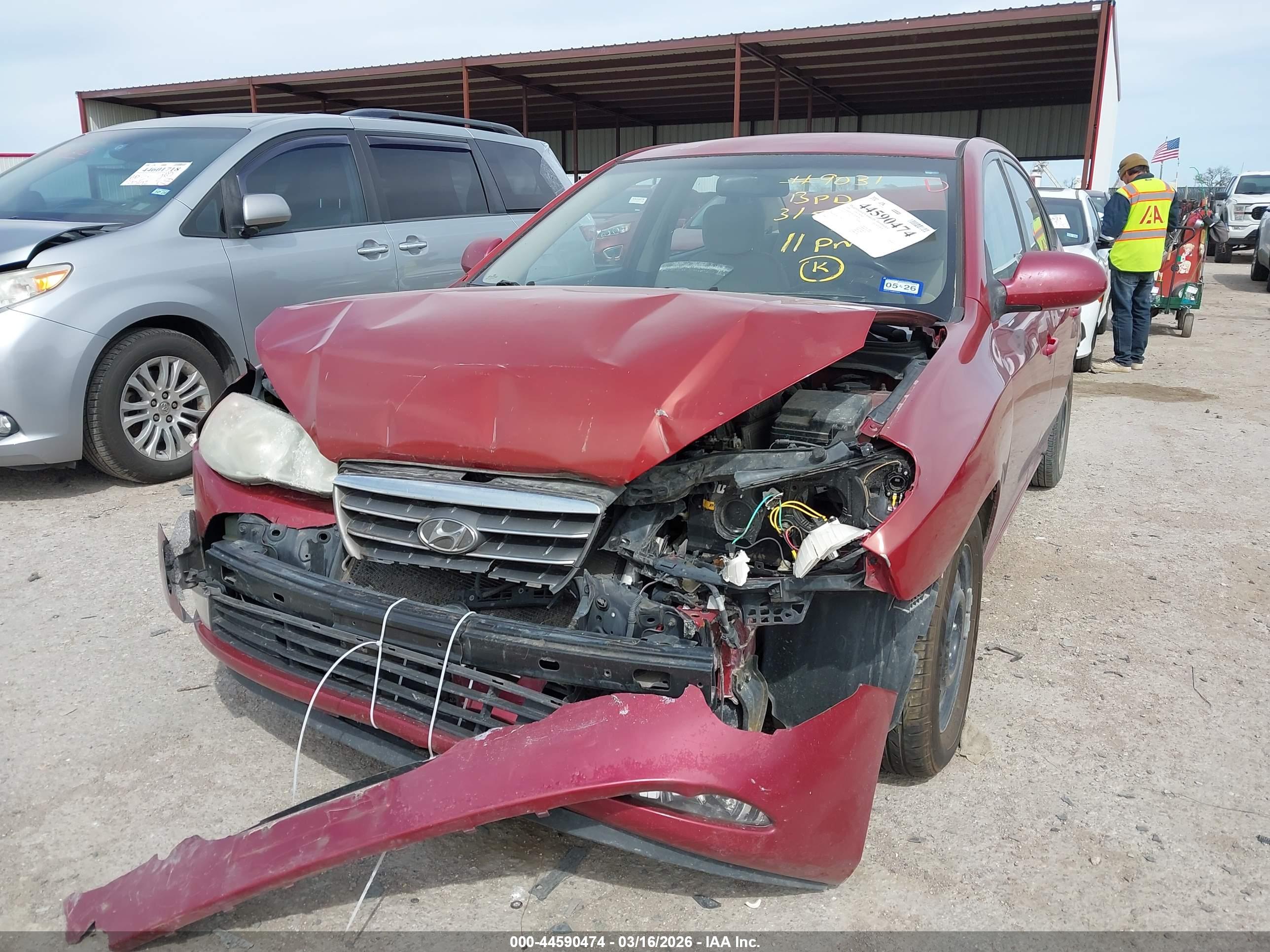 HYUNDAI ELANTRA image 2