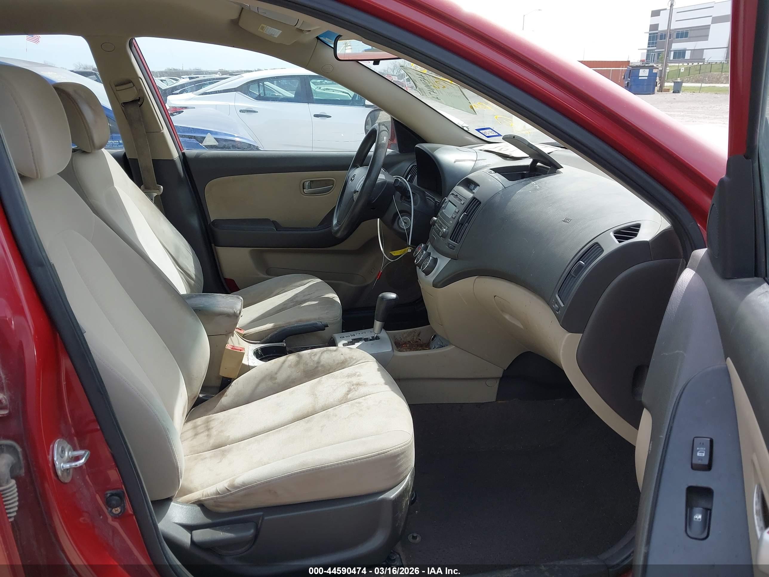 HYUNDAI ELANTRA image 5