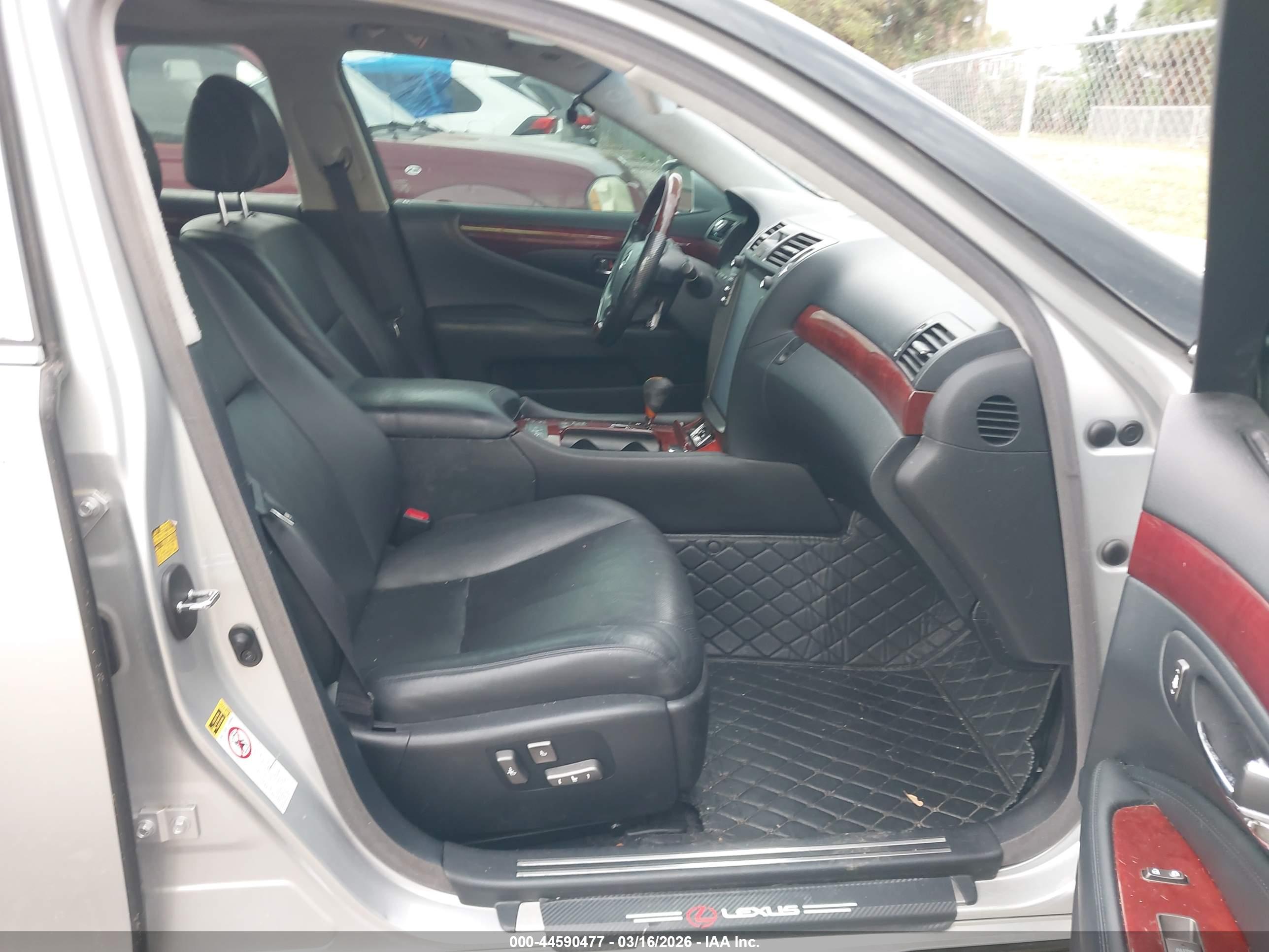 LEXUS LS image 5