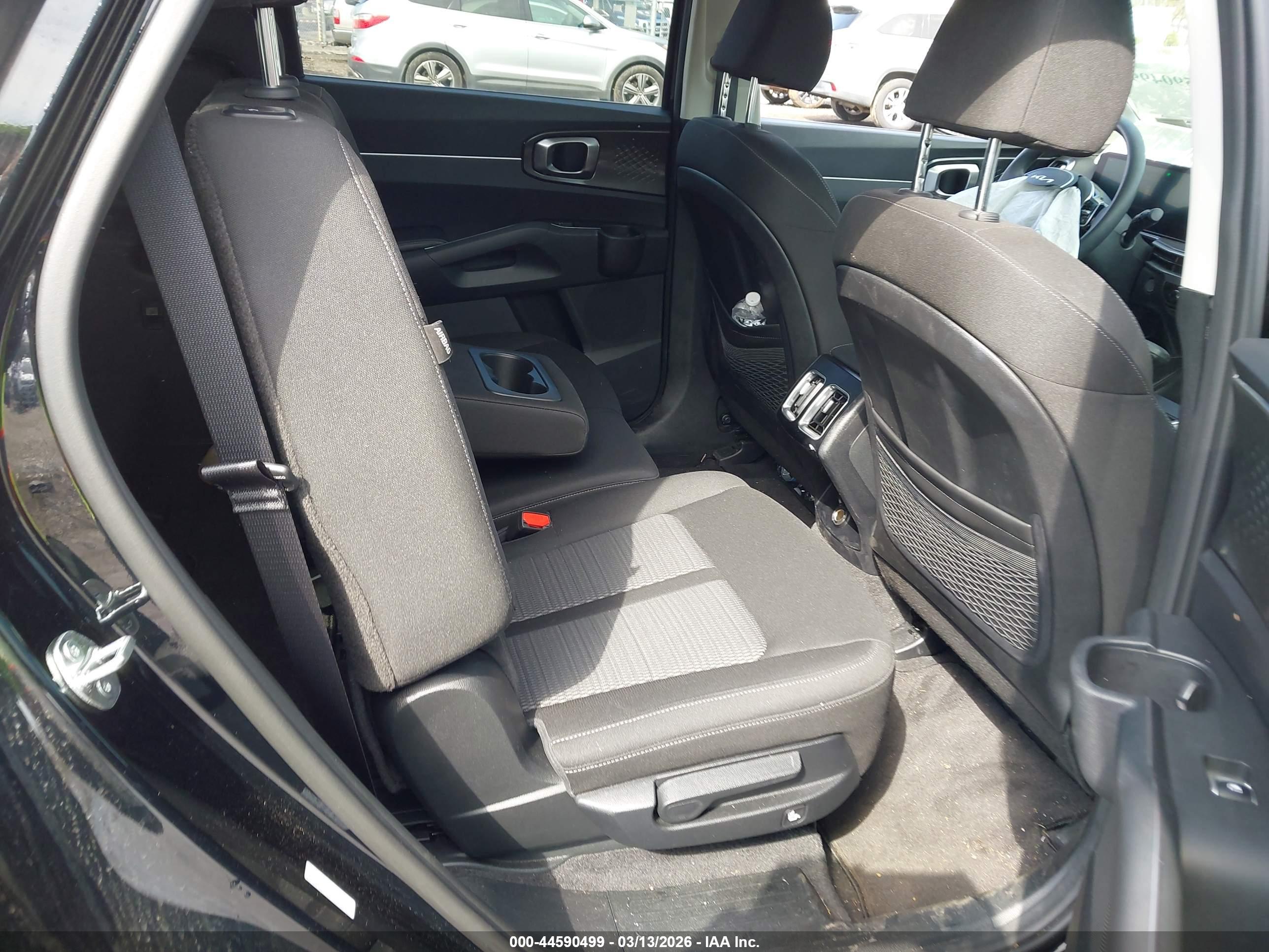 KIA SORENTO image 8