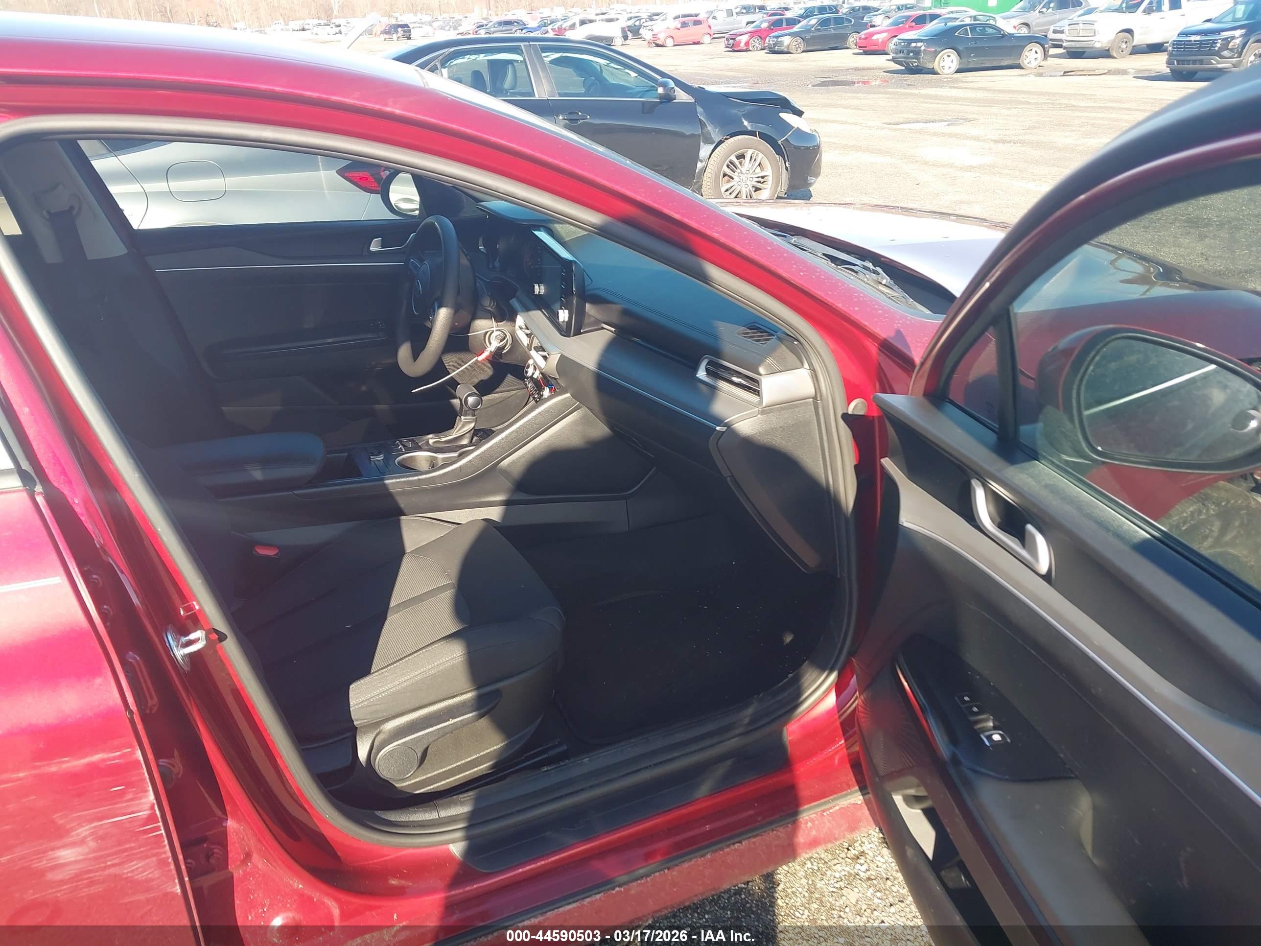KIA K5 image 5