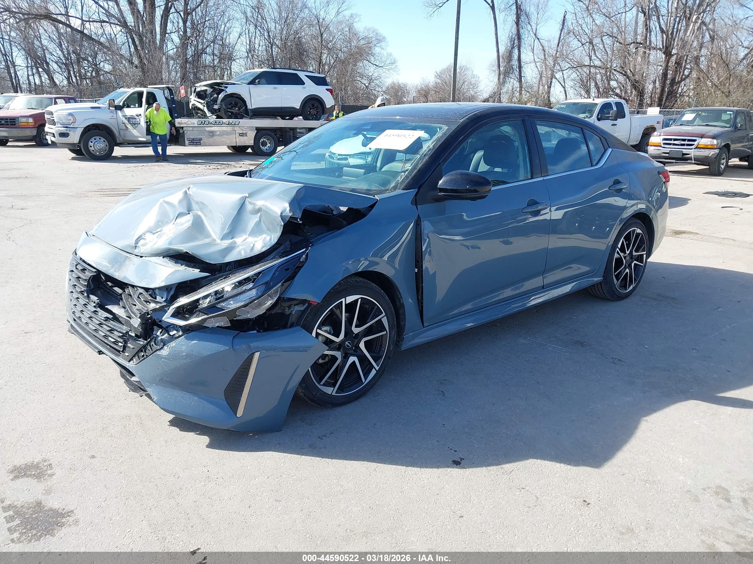 NISSAN SENTRA image 2