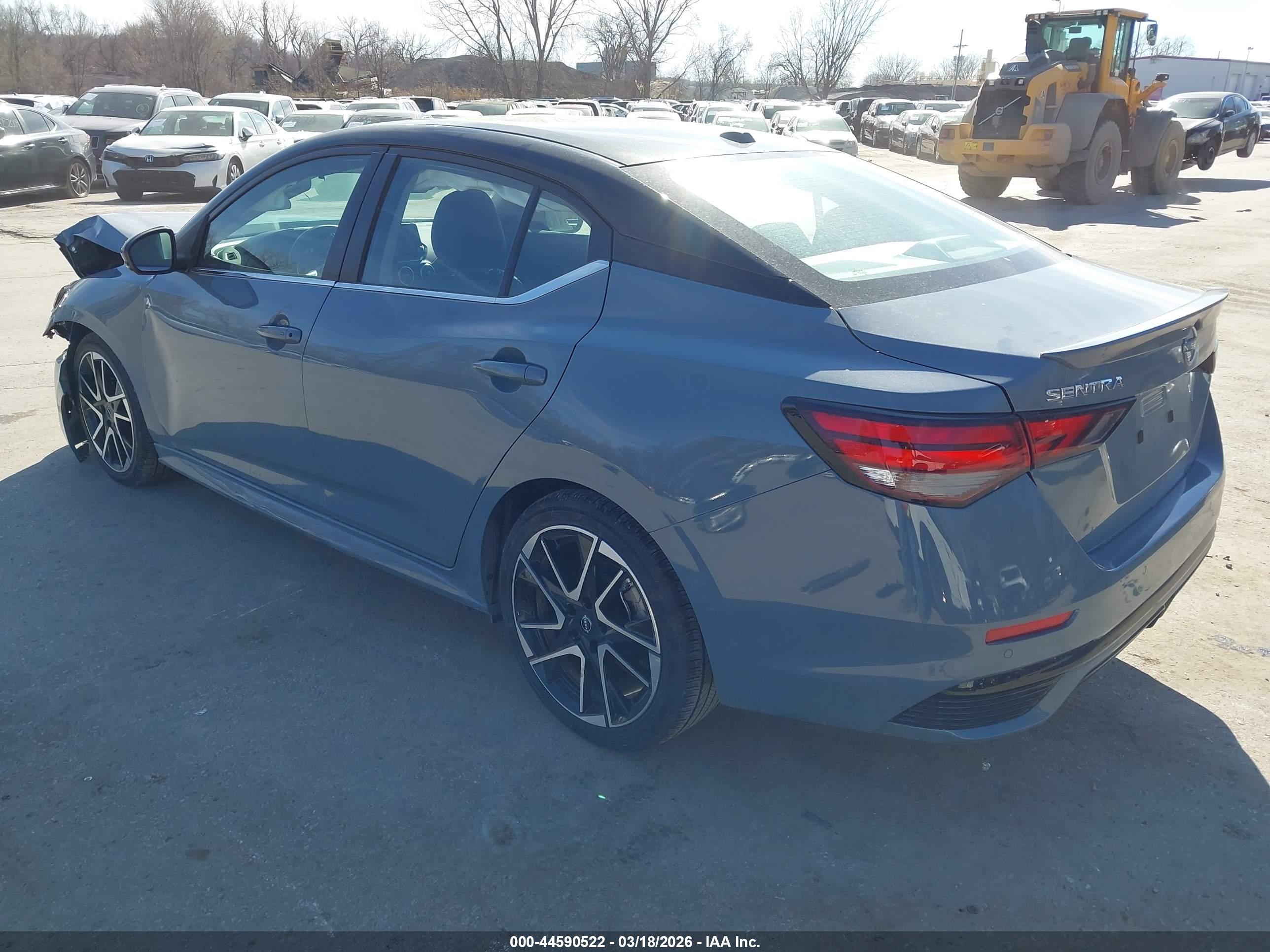 NISSAN SENTRA image 3
