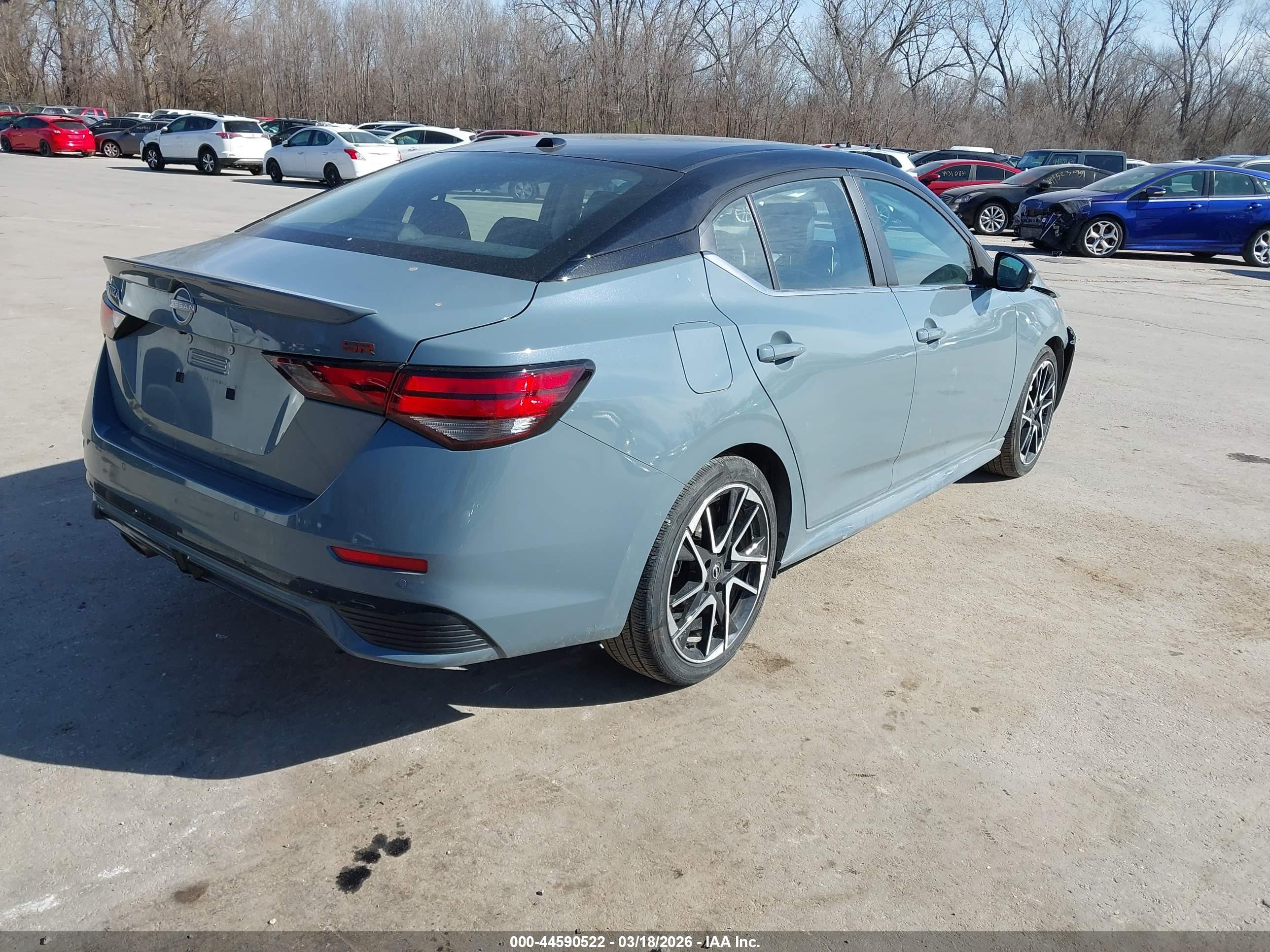 NISSAN SENTRA image 4