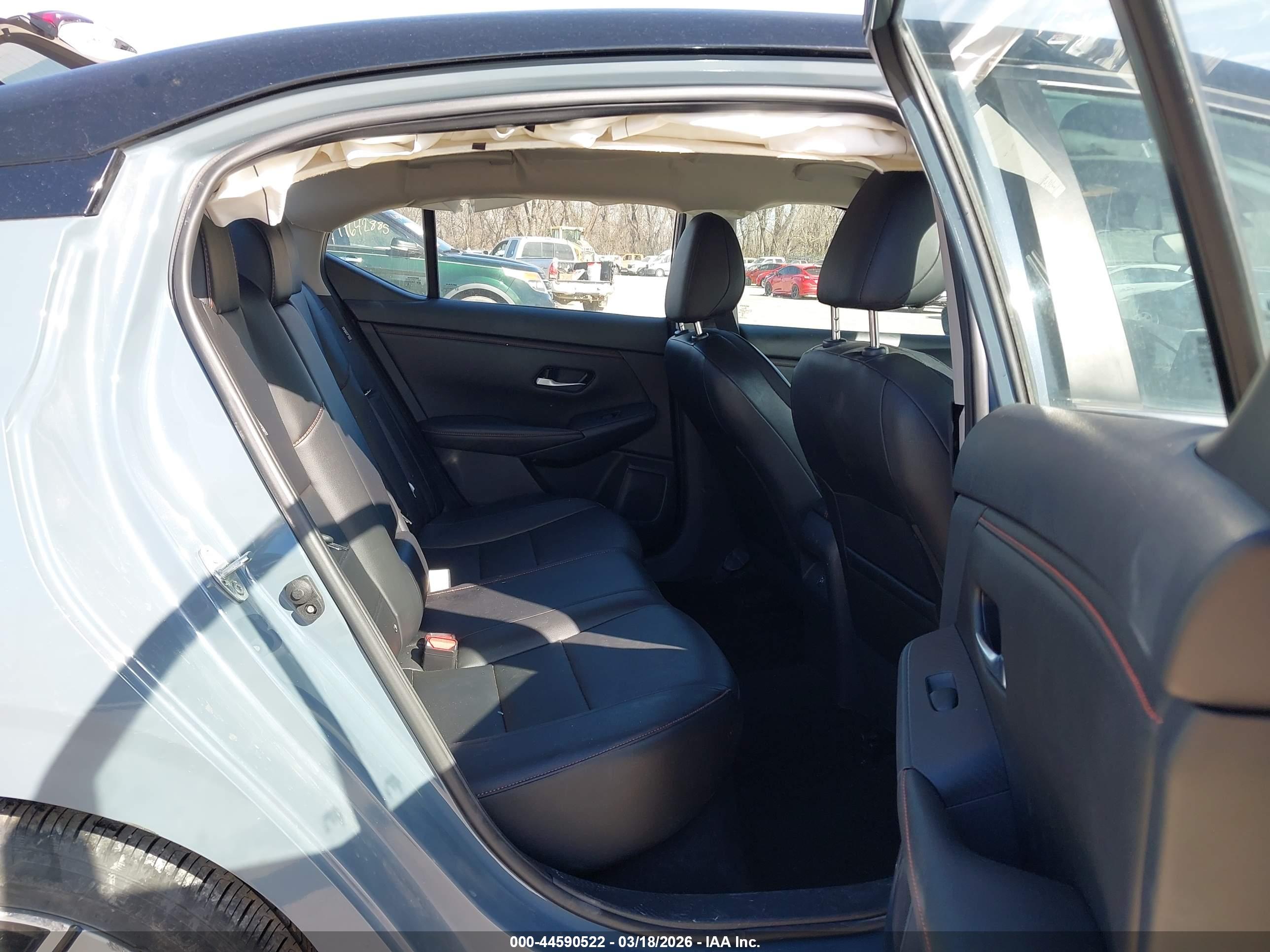 NISSAN SENTRA image 8