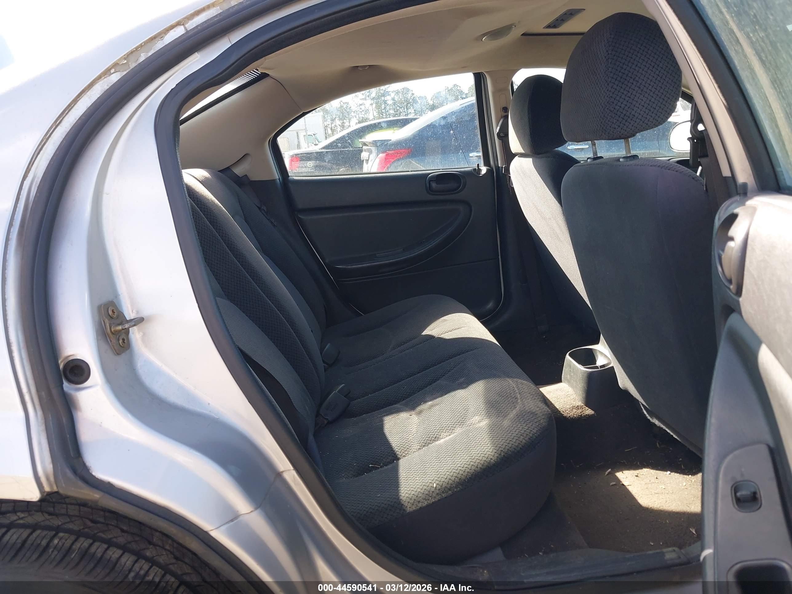 DODGE STRATUS image 8