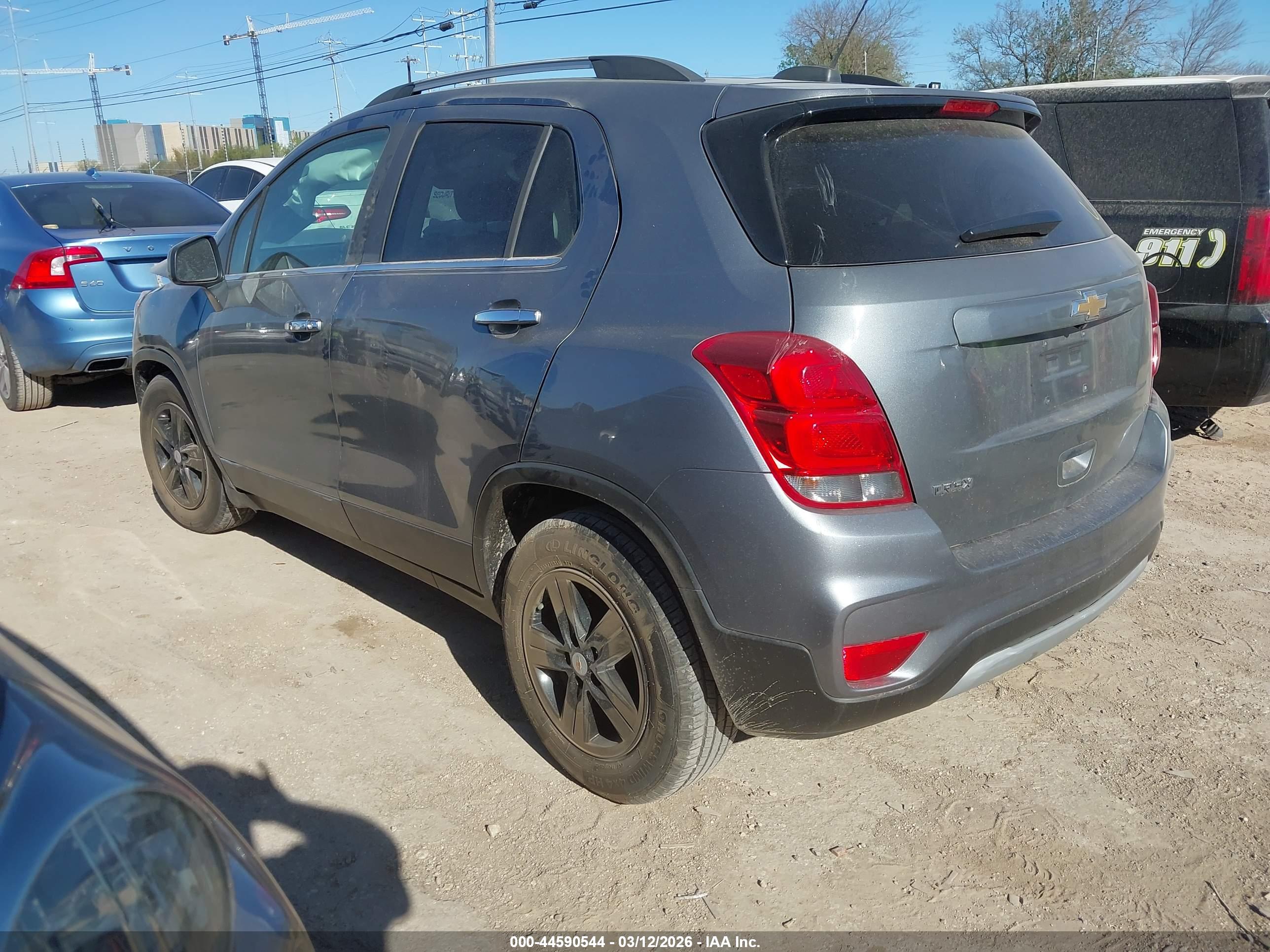CHEVROLET TRAX image 3