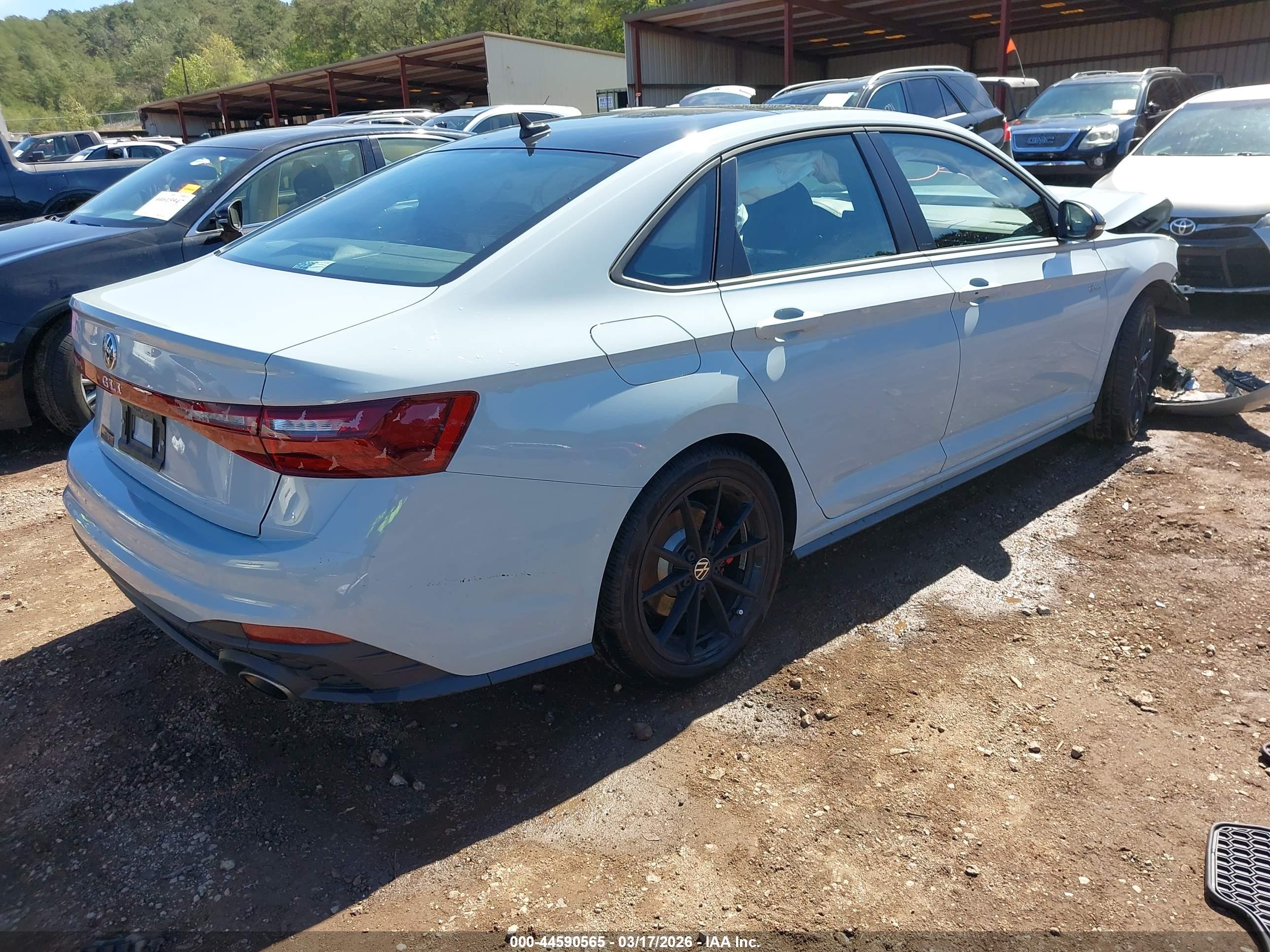 VOLKSWAGEN JETTA image 4