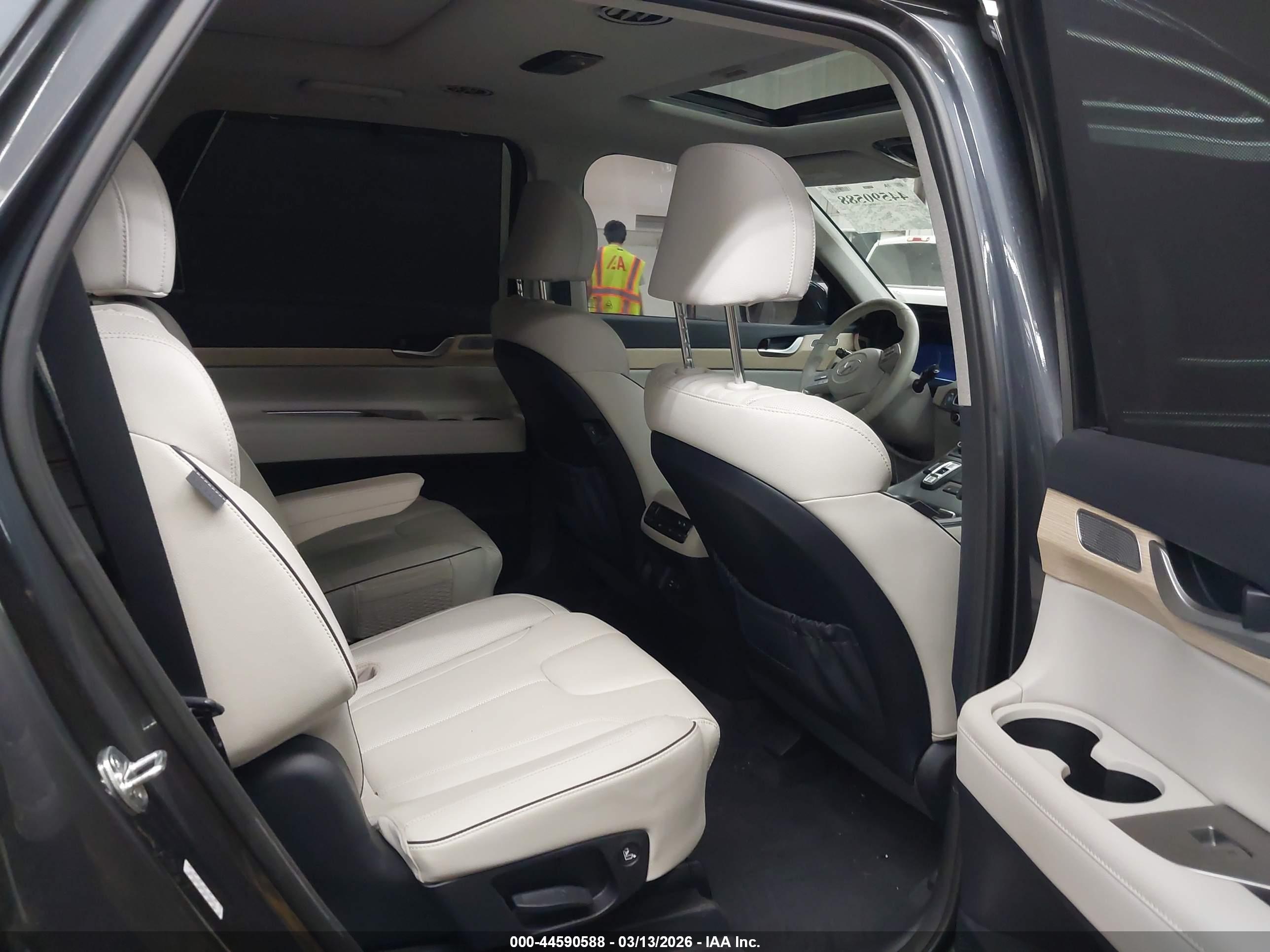 HYUNDAI PALISADE image 8