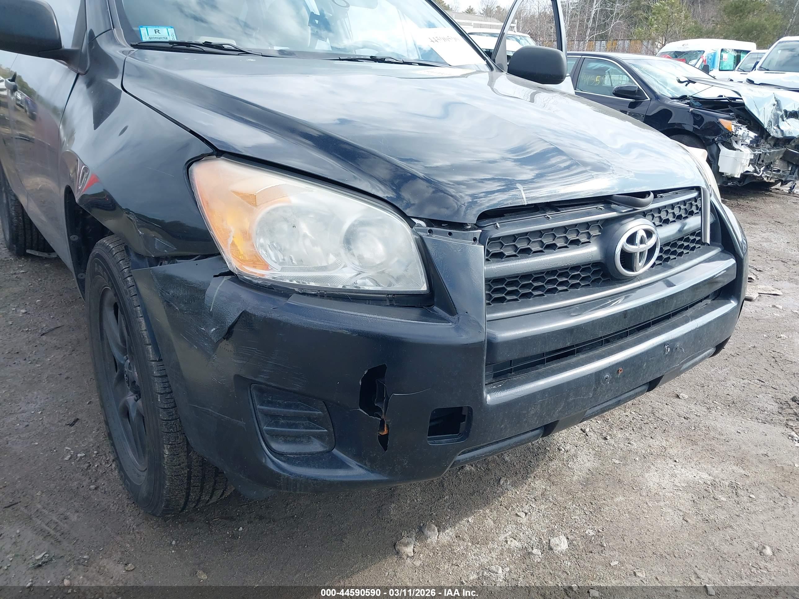 TOYOTA RAV4 image 6