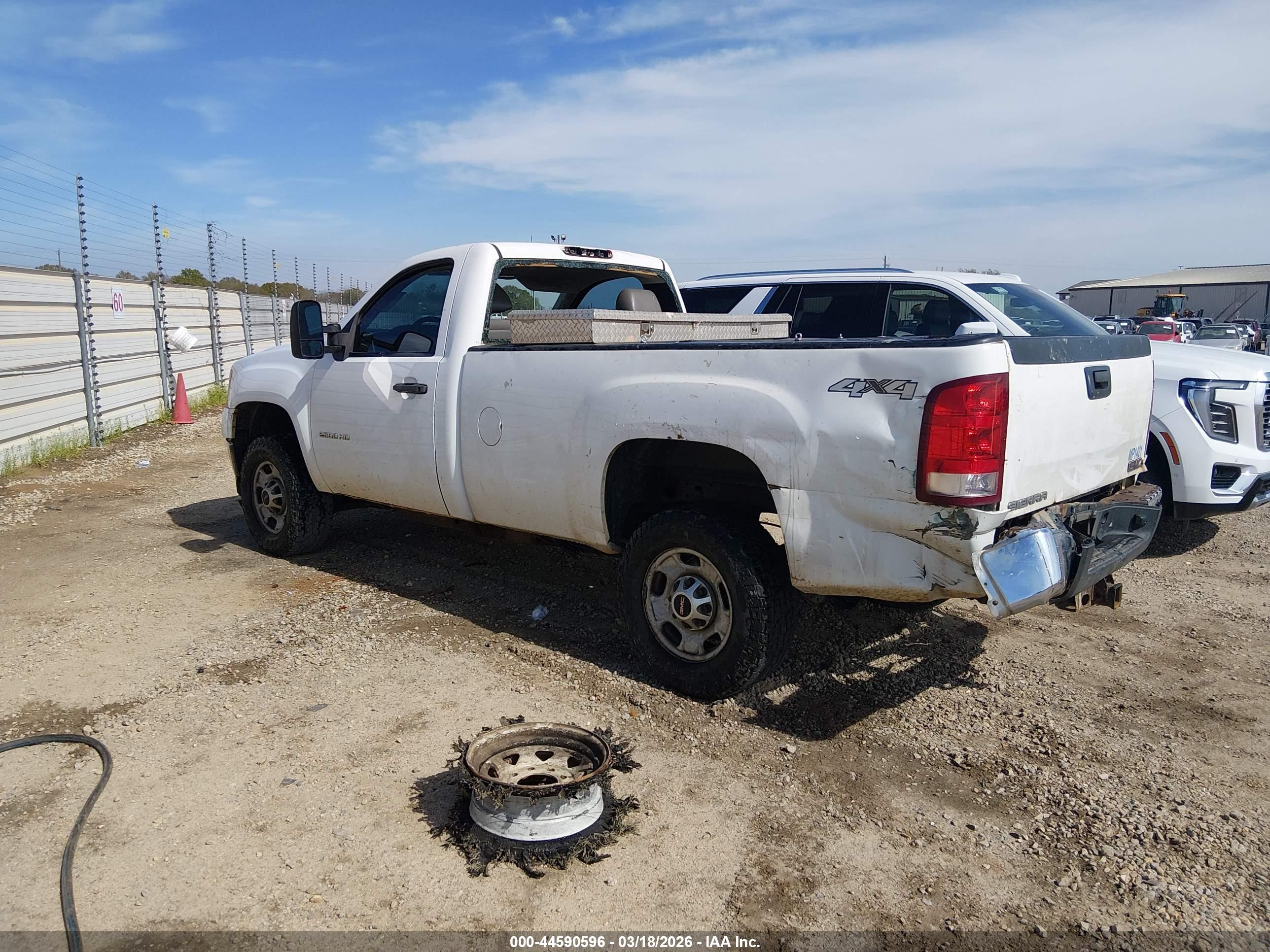 GMC SIERRA image 3