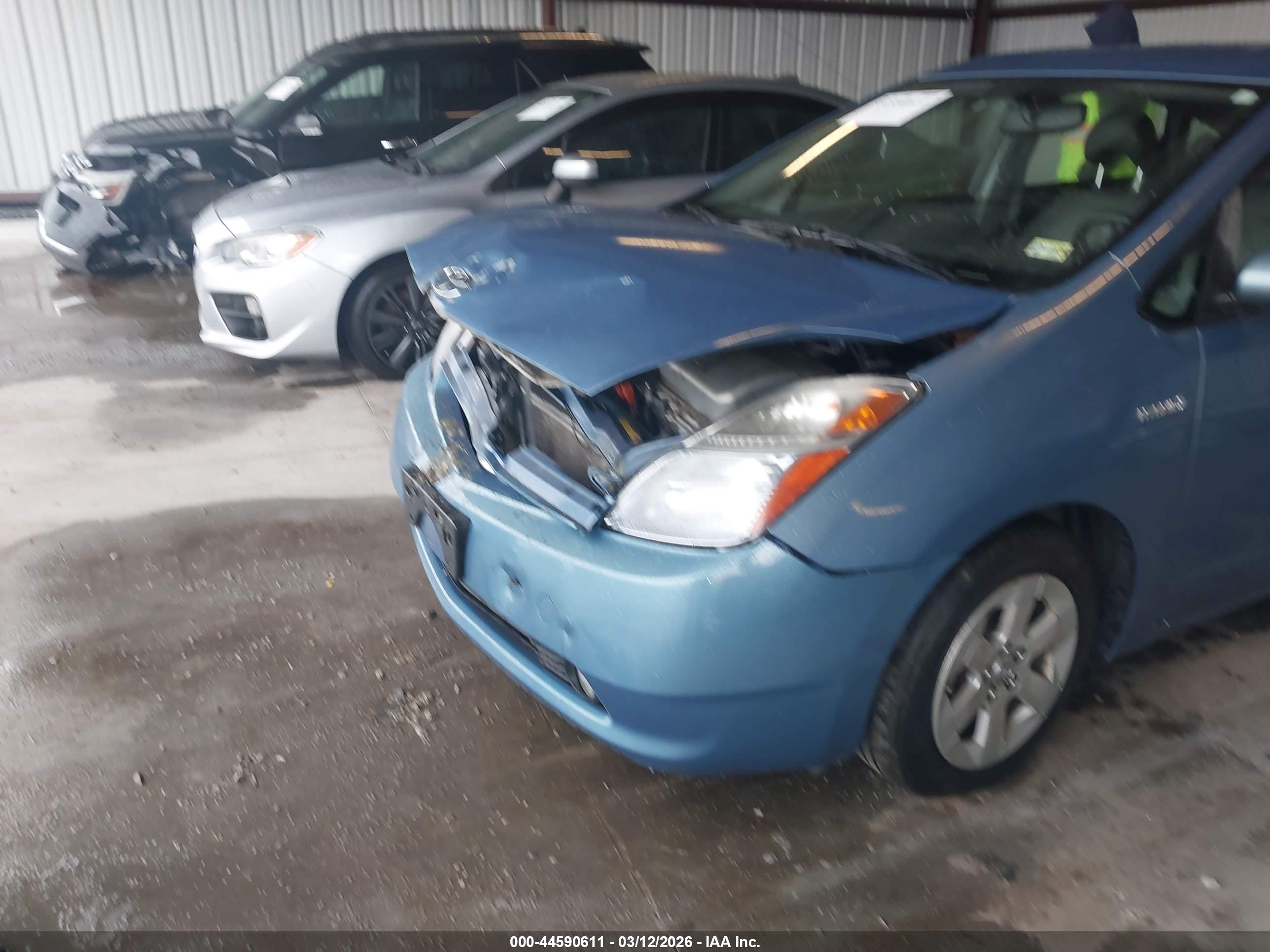 TOYOTA PRIUS image 6