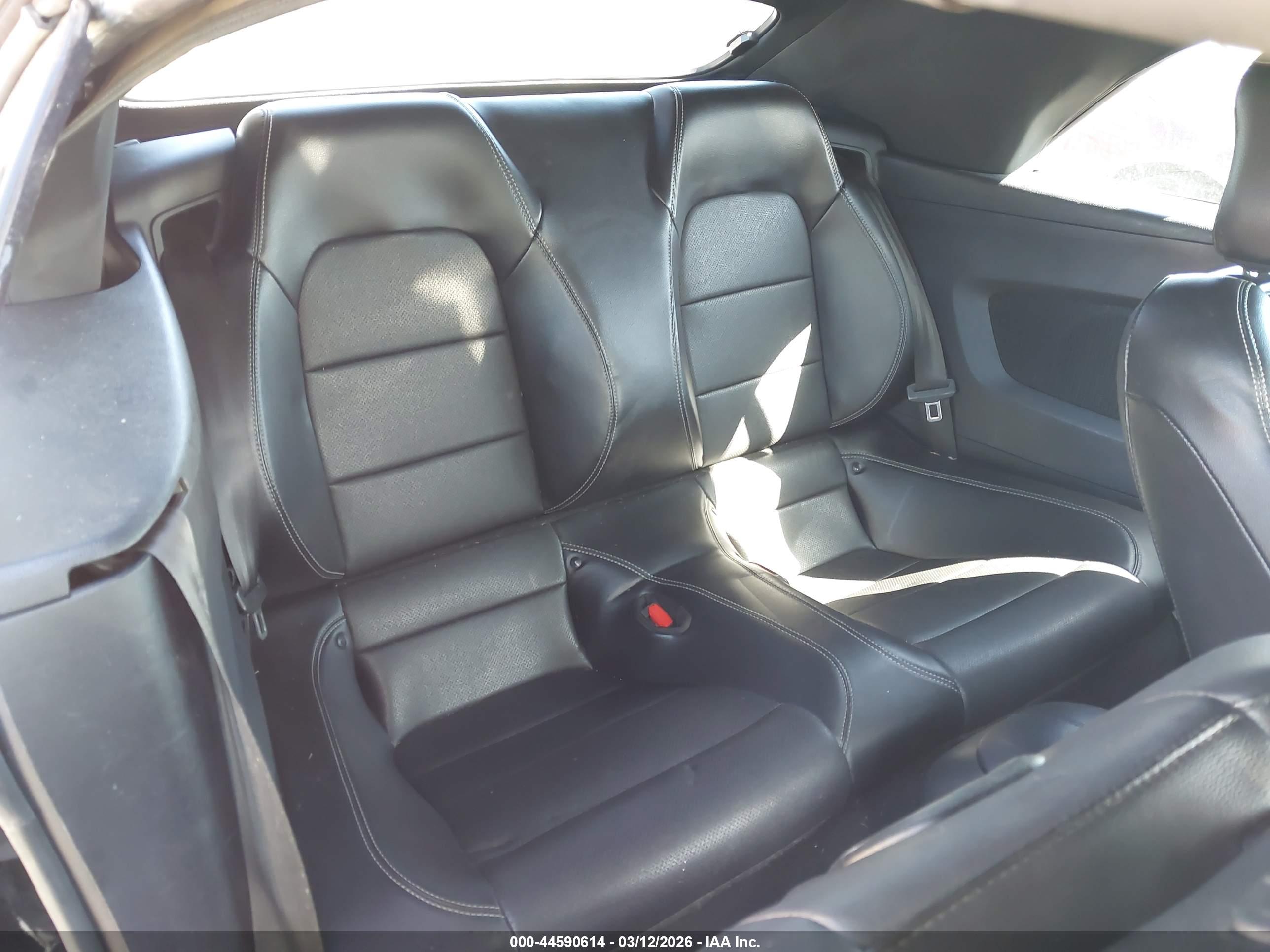 FORD MUSTANG image 8