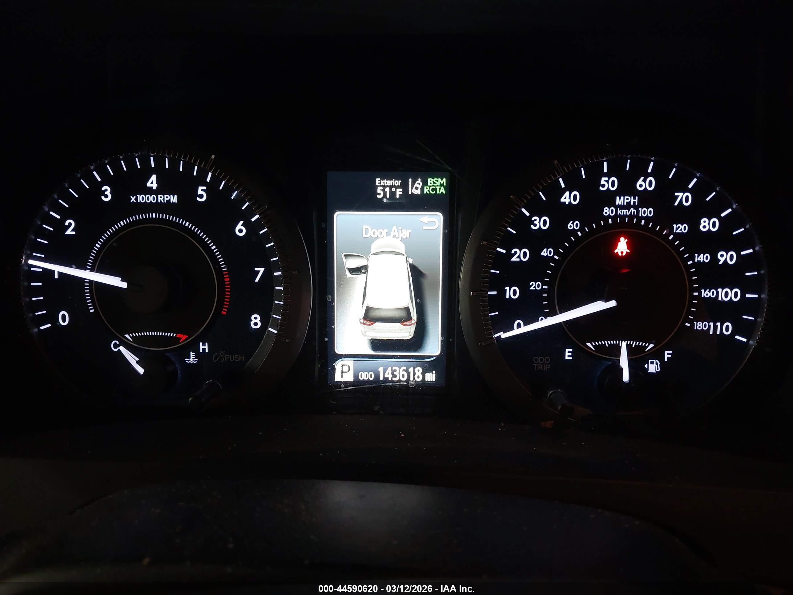 TOYOTA SIENNA image 7
