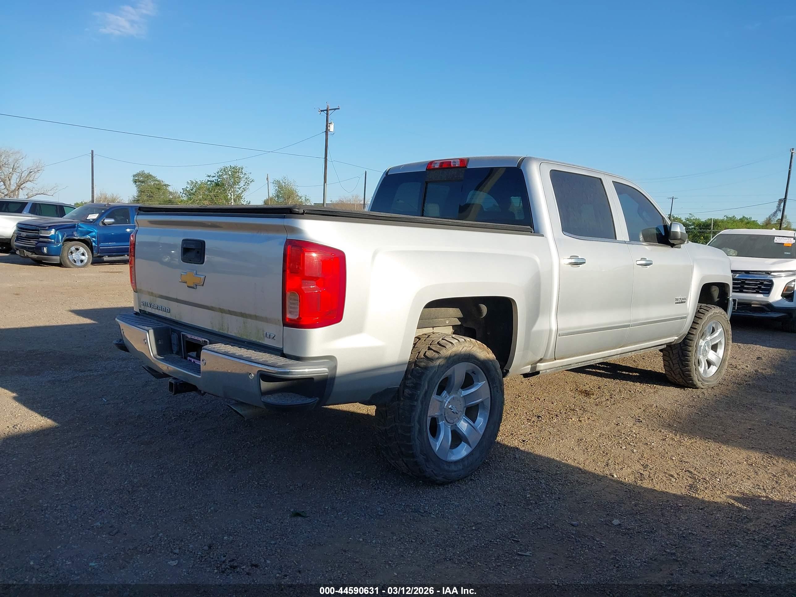 CHEVROLET SILVERADO image 4