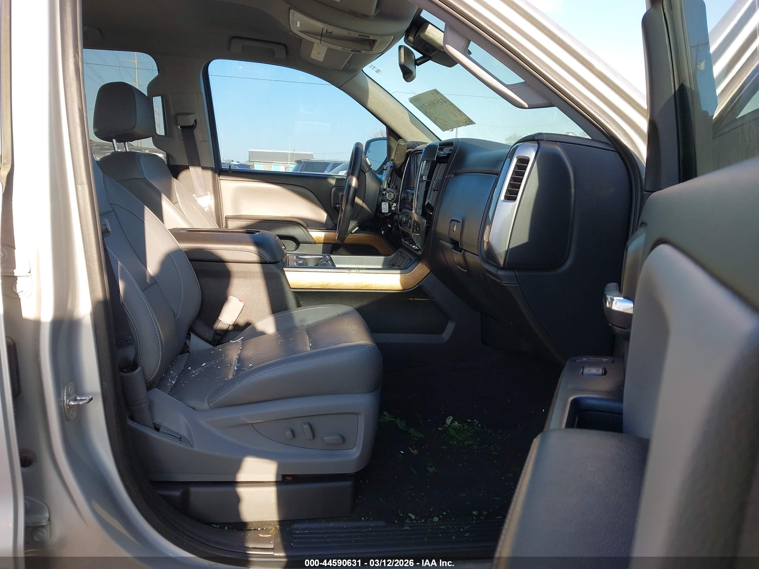 CHEVROLET SILVERADO image 5